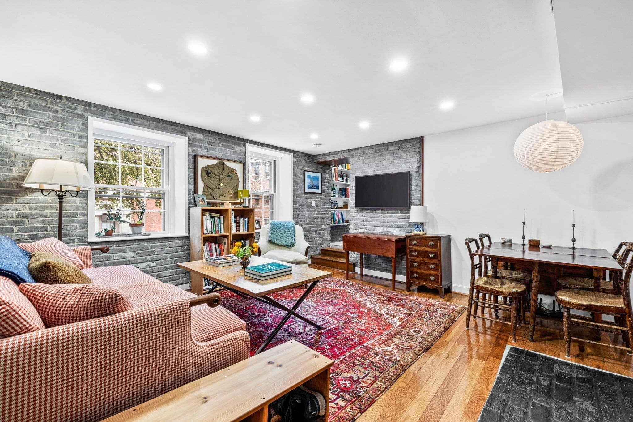Condominium at 65 Pinckney St # 2, Boston MA 02114, Boston, photo 2 of 11