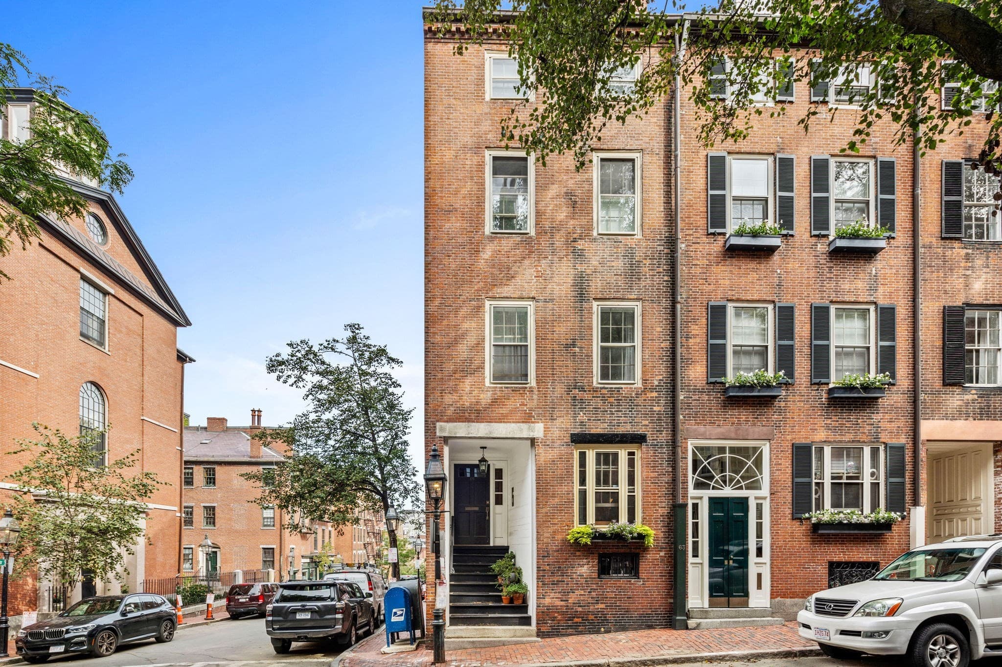65 Pinckney St # 2, Boston MA 02114