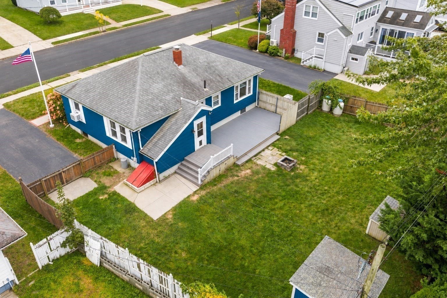 Single Family Residence at 19 Nautilus St, New Bedford MA 02744, New Bedford, photo 16 of 17