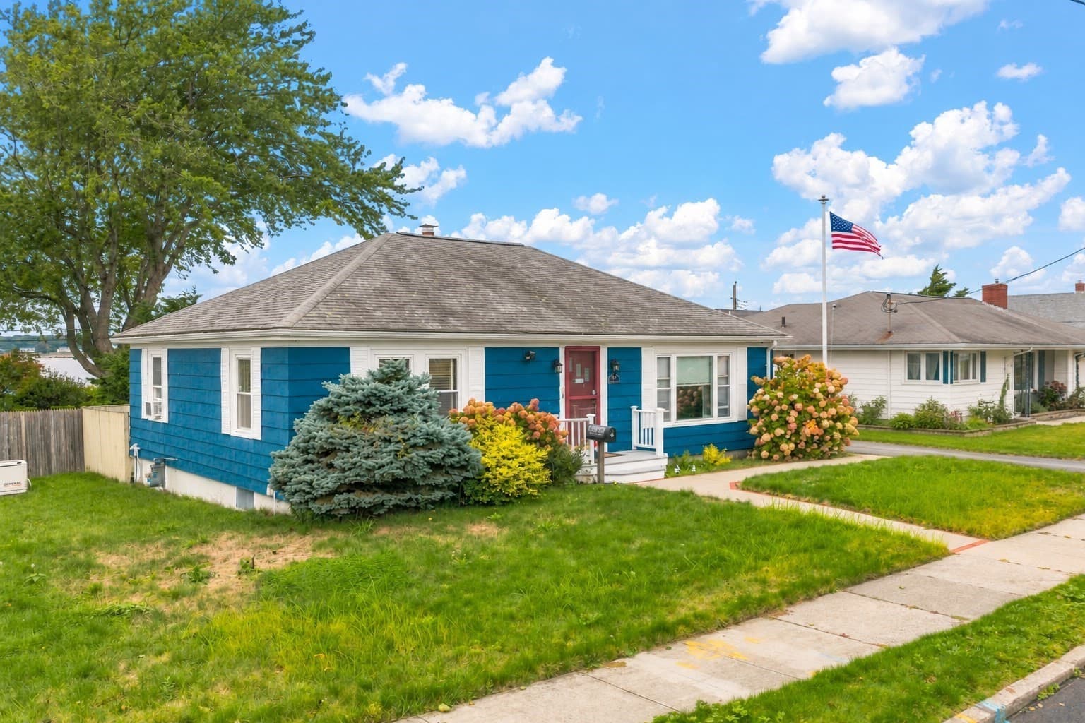 19 Nautilus St, New Bedford MA 02744