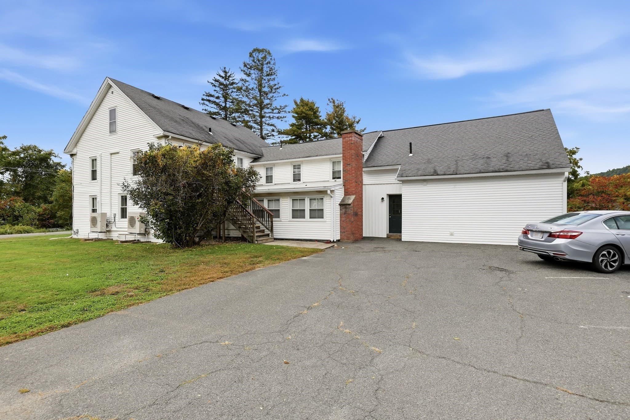 3 Family at 122 S Silver Ln, Sunderland MA 01375, photo 3 of 42