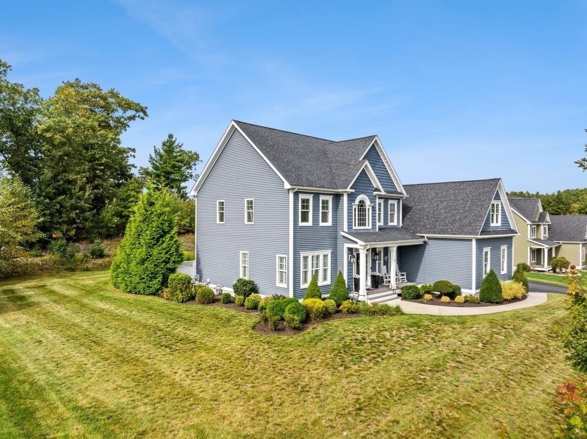 Single Family Residence at 4 Oxbow Dr, Plainville MA 02762, Plainville, photo 6 of 41