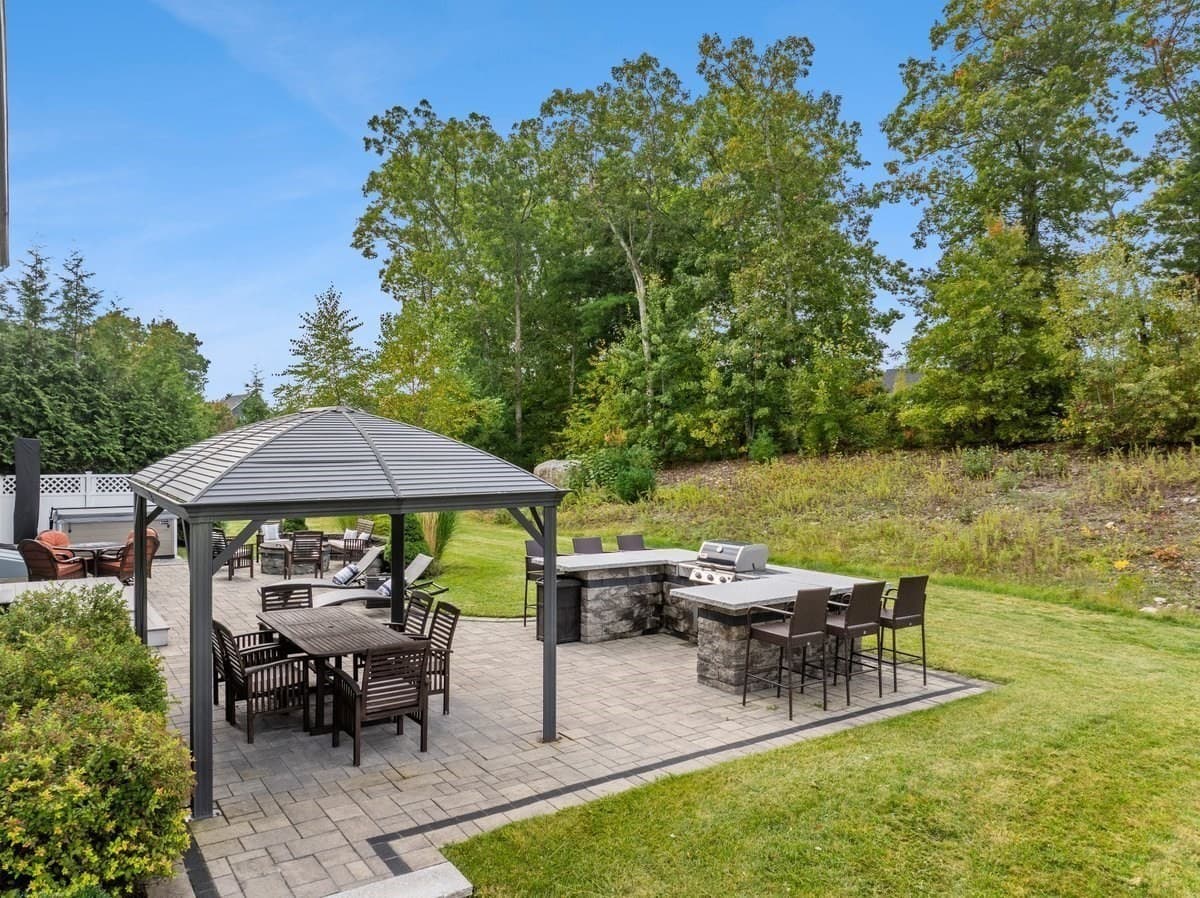 Single Family Residence at 4 Oxbow Dr, Plainville MA 02762, Plainville, photo 11 of 41
