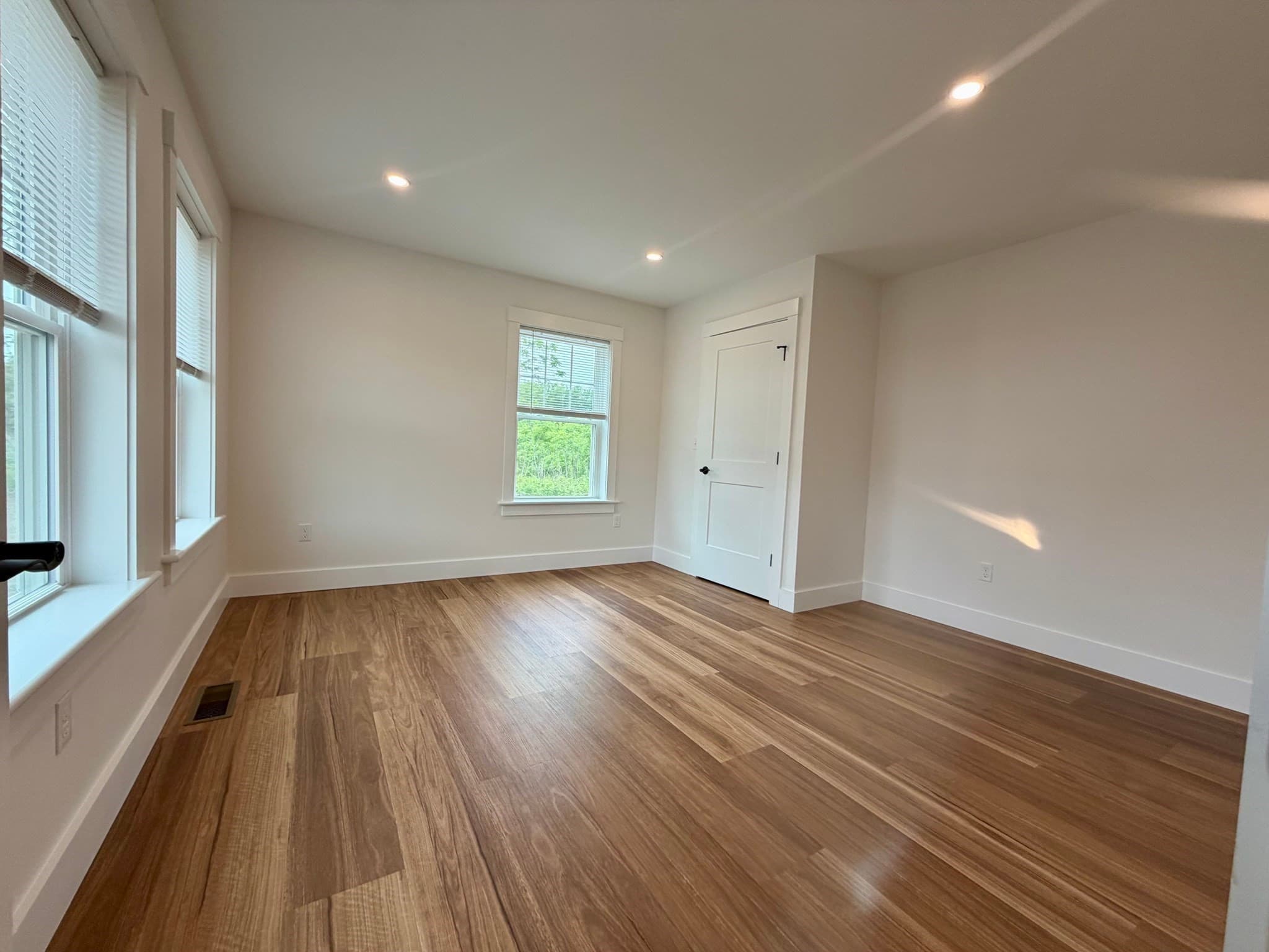 Single Family Residence at 124 S Silver Lane, Sunderland MA 01375, photo 13 of 41
