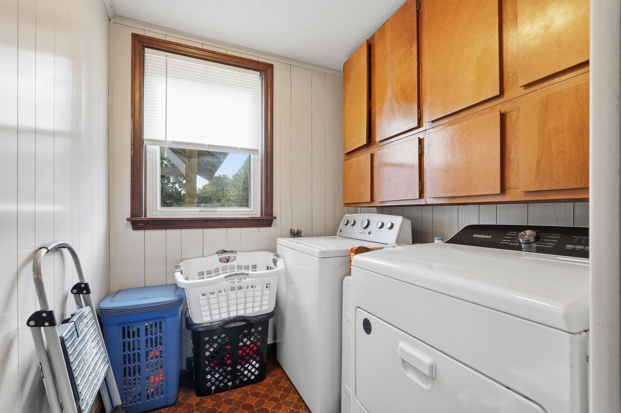 Single Family Residence at 681 Mill St, Agawam MA 01030, photo 26 of 41