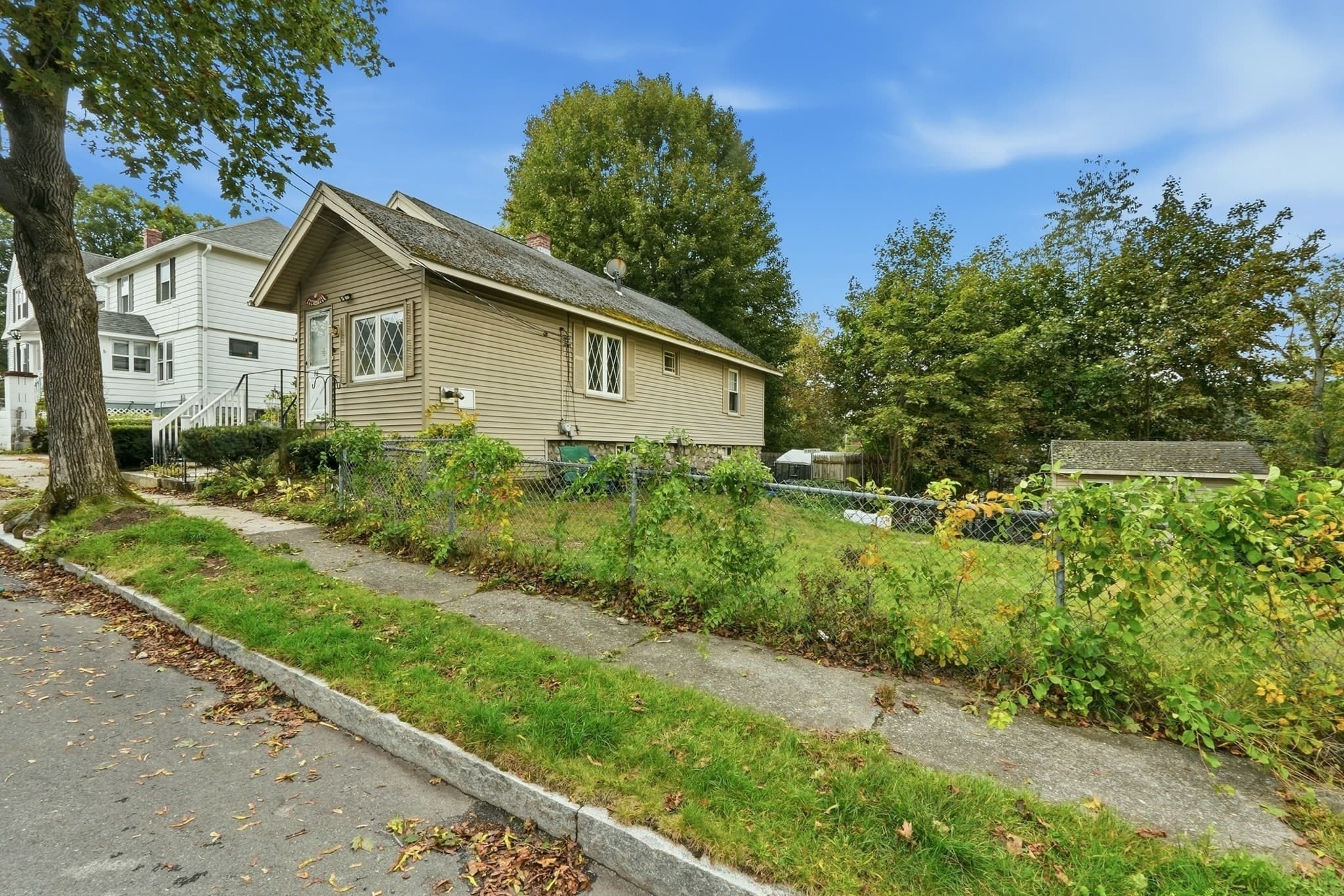 Single Family Residence at 10 Mildred Ave, Worcester MA 01603, Worcester, photo 25 of 30