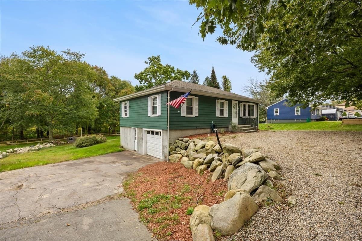 Single Family Residence at 1189 Bark St, Swansea MA 02777, Swansea, photo 2 of 24
