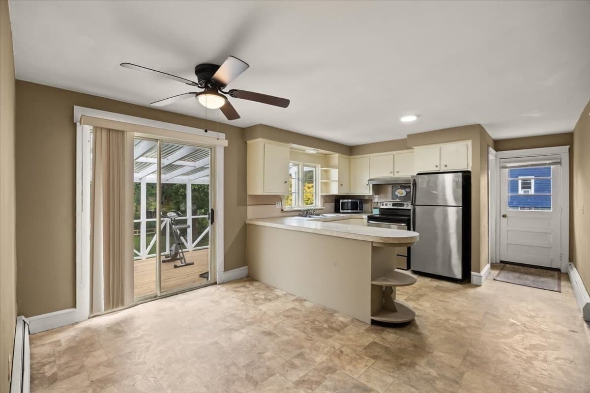 Single Family Residence at 1189 Bark St, Swansea MA 02777, Swansea, photo 13 of 24