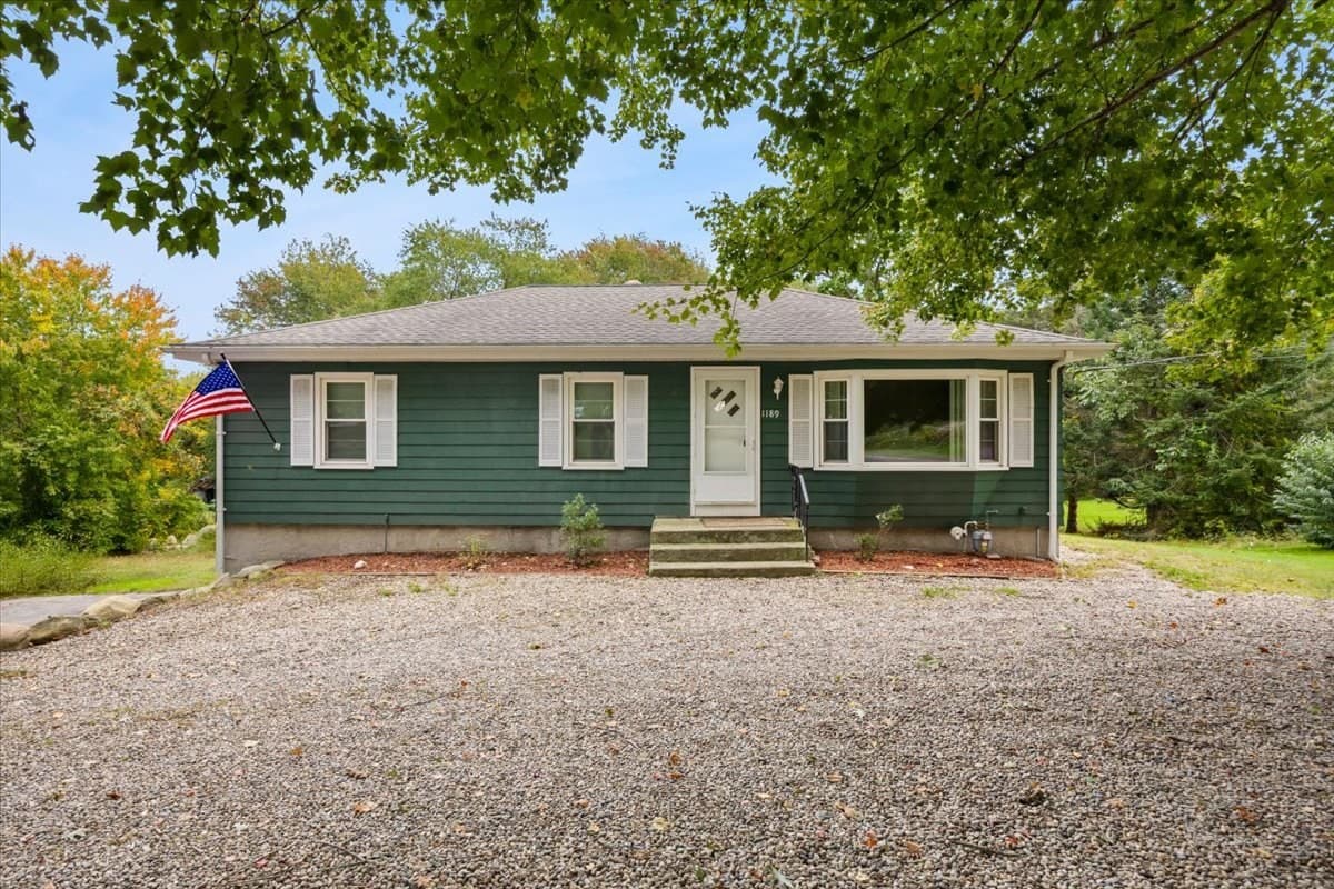 1189 Bark St, Swansea MA 02777