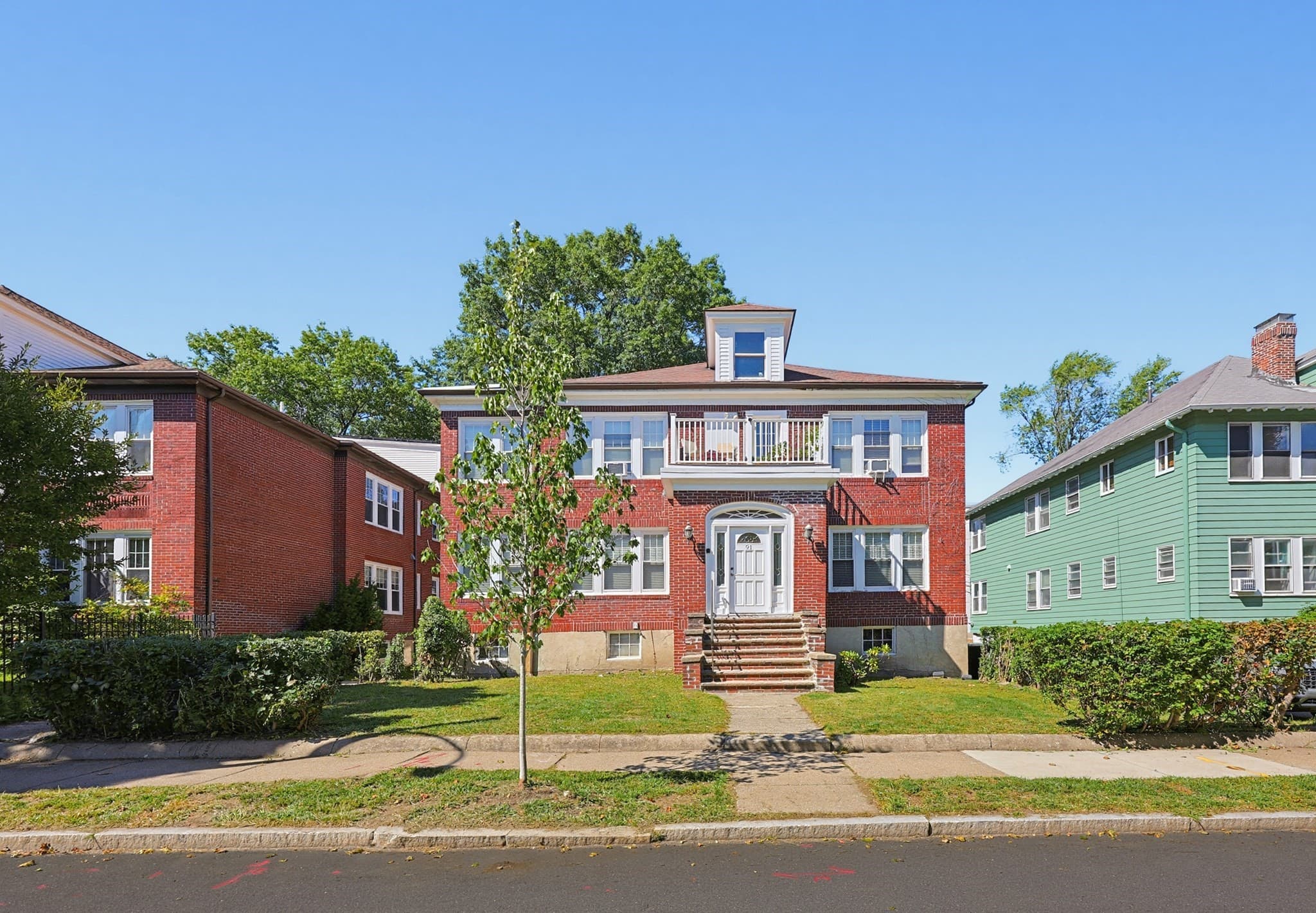91 Verndale St, Brookline MA 02446