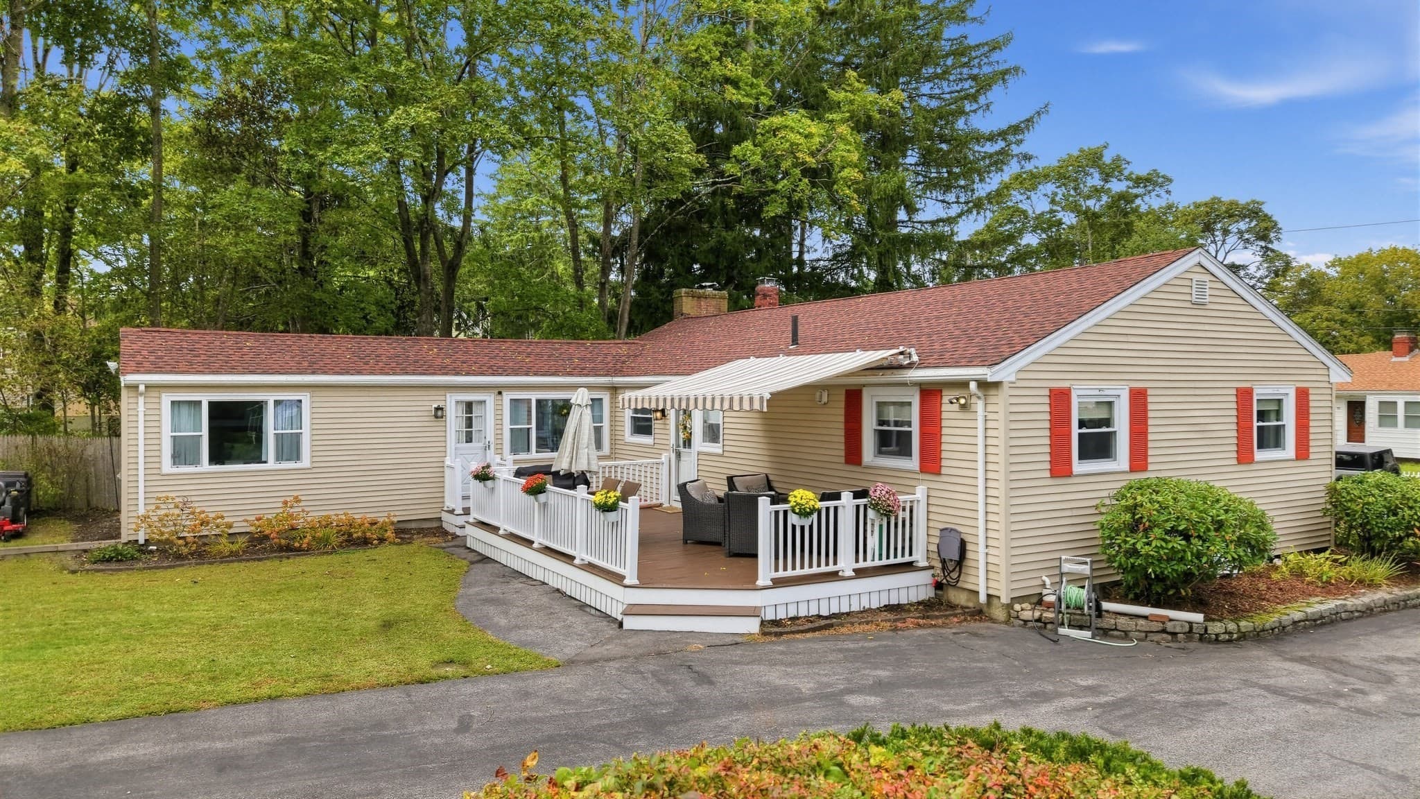 14 Laurel St, Taunton MA 02780