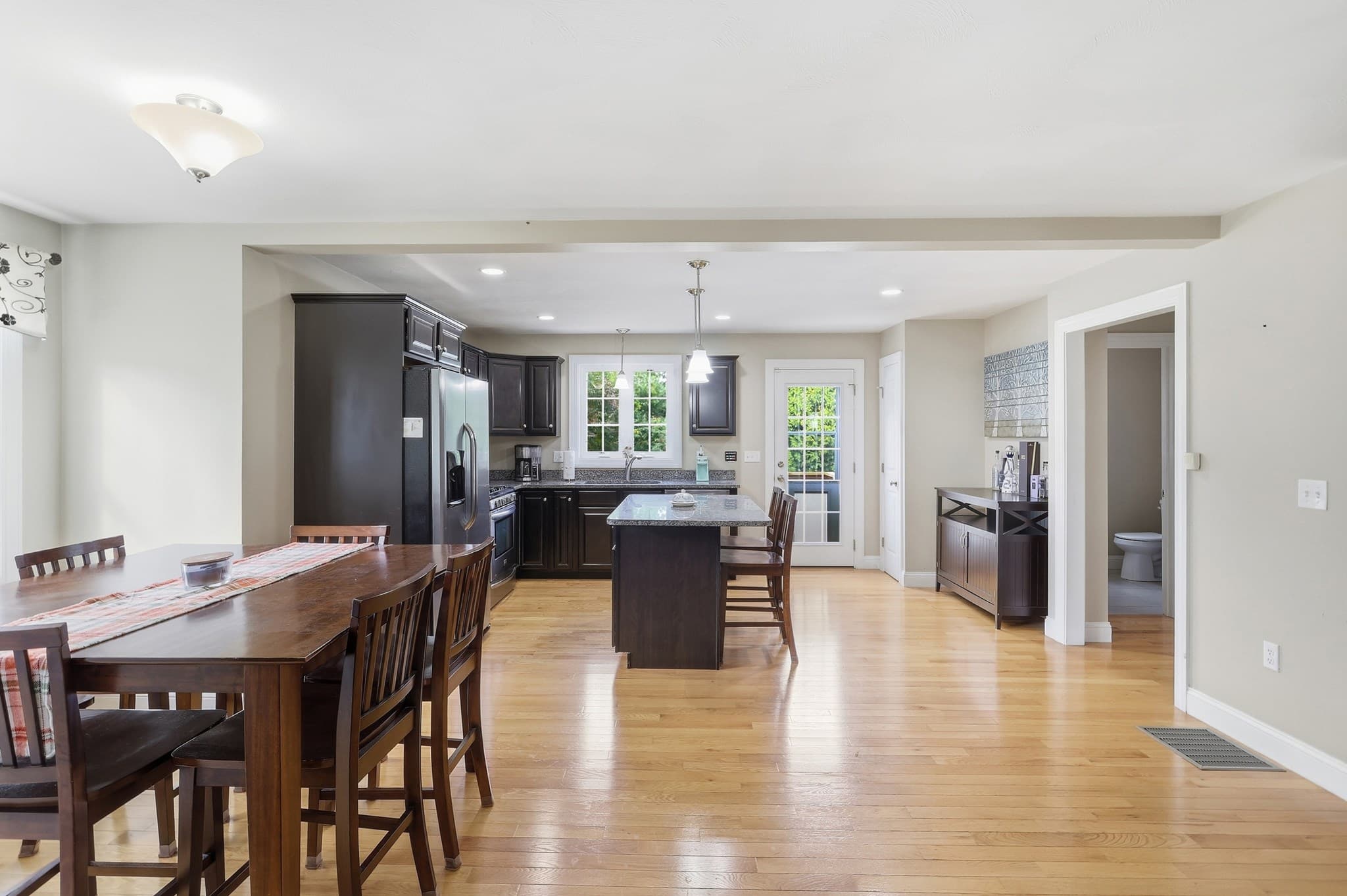 Single Family Residence at 97 Sawtelle Rd, Leominster MA 01453, Leominster, photo 7 of 26