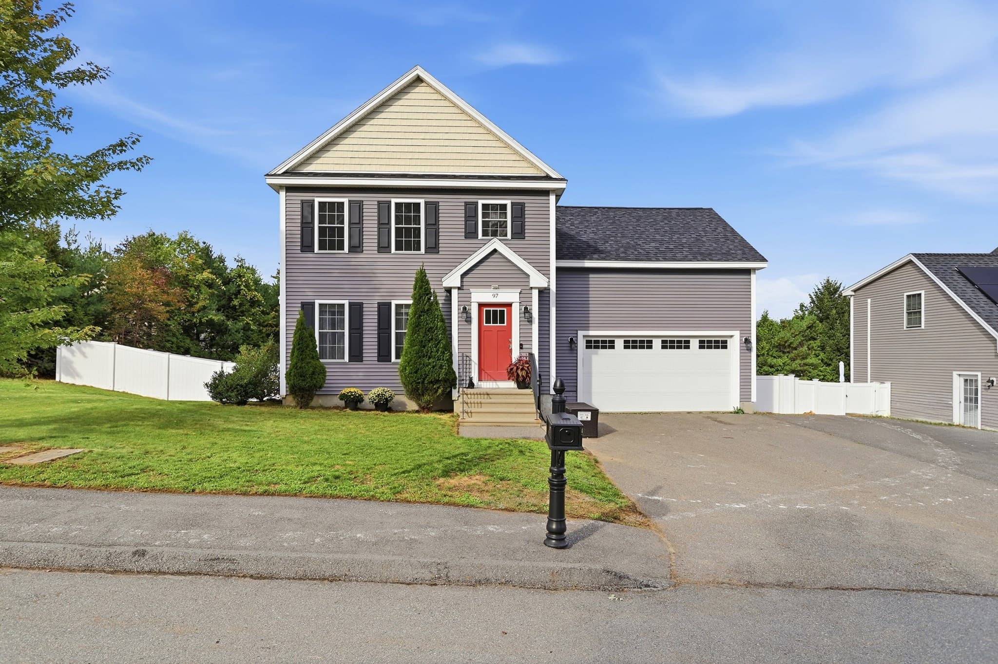 97 Sawtelle Rd, Leominster MA 01453