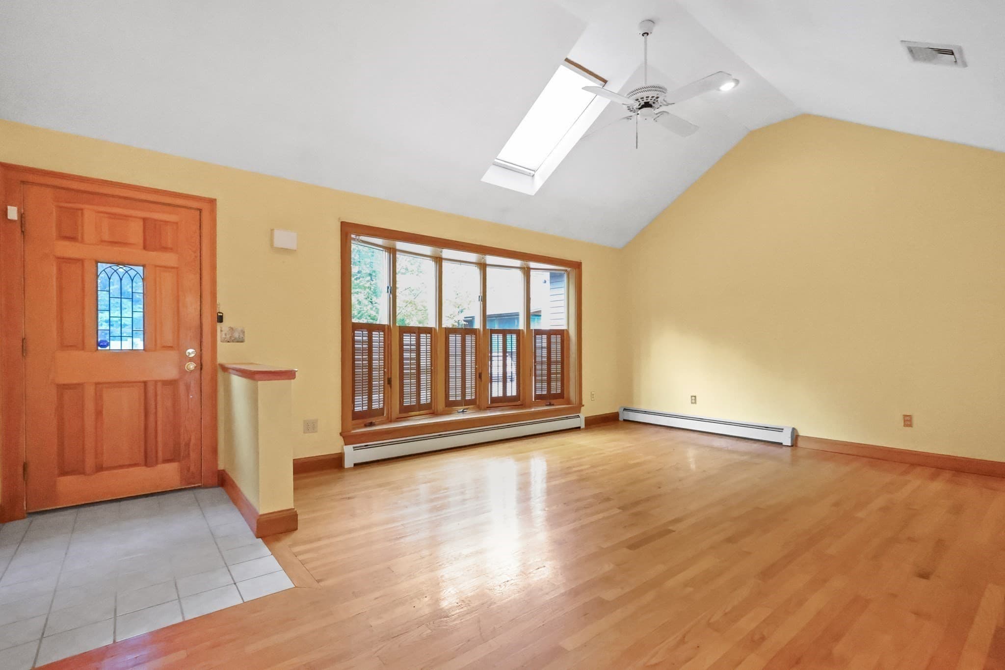 Single Family Residence at 3 Amidon Ave, Amesbury MA 01913, Amesbury, photo 2 of 23