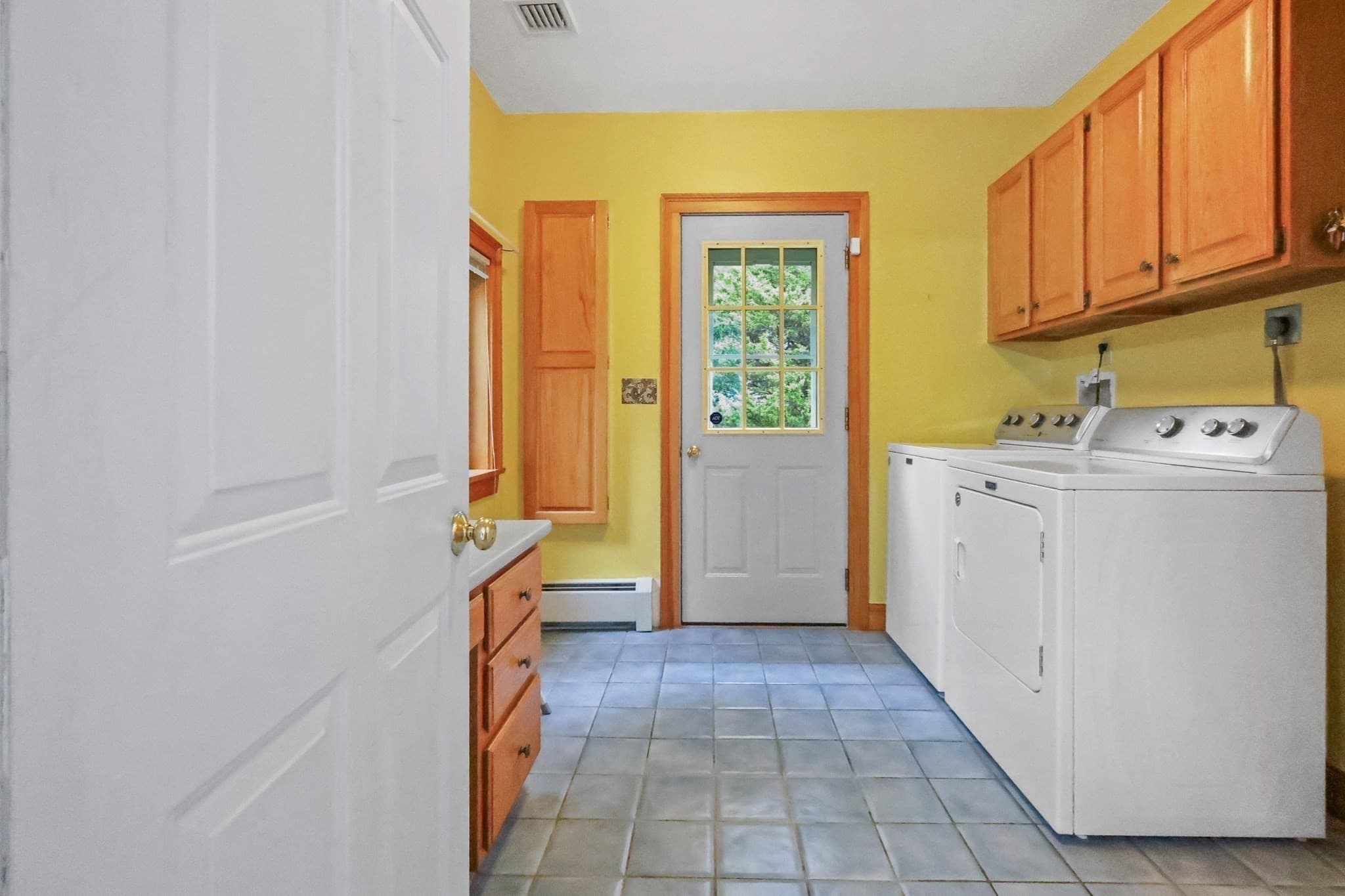 Single Family Residence at 3 Amidon Ave, Amesbury MA 01913, Amesbury, photo 6 of 23