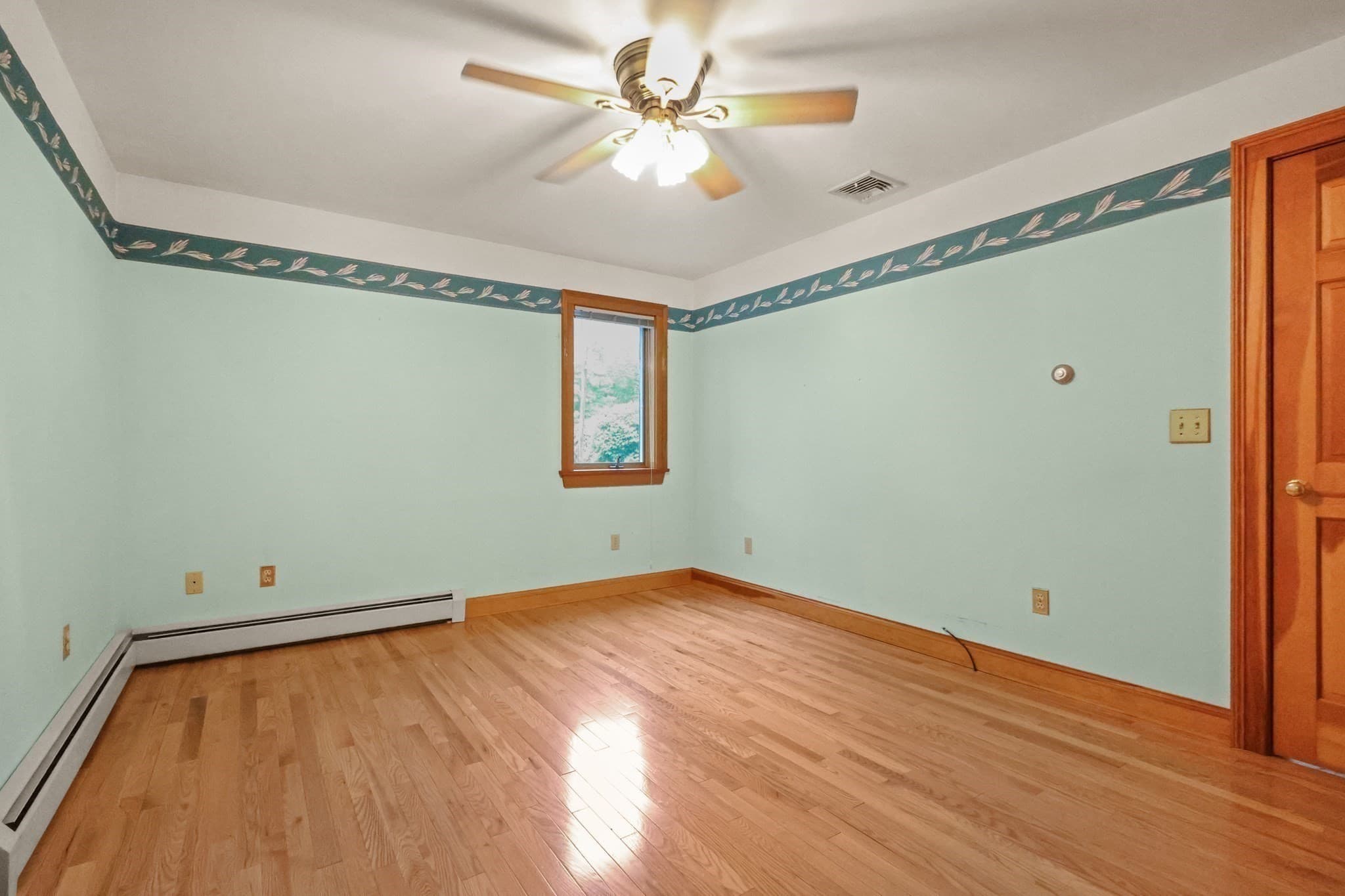 Single Family Residence at 3 Amidon Ave, Amesbury MA 01913, Amesbury, photo 8 of 23