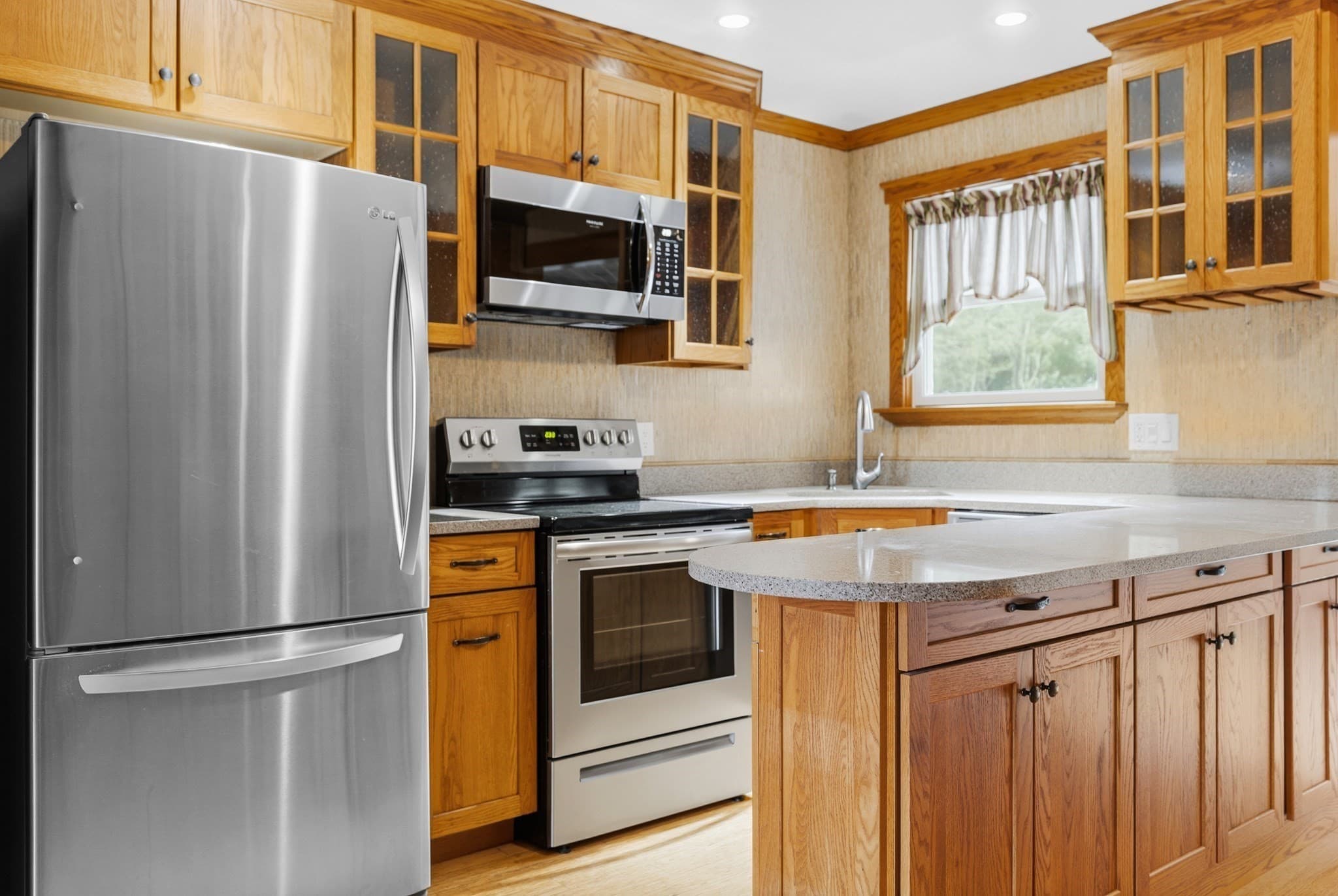 Single Family Residence at 15 Plante St, New Bedford MA 02745, New Bedford, photo 2 of 41