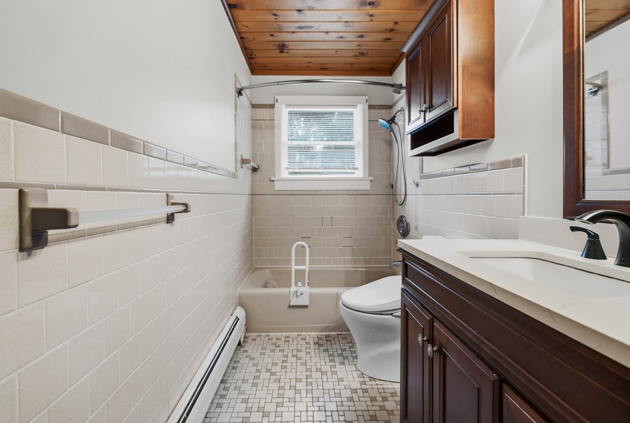 Single Family Residence at 15 Plante St, New Bedford MA 02745, New Bedford, photo 13 of 41