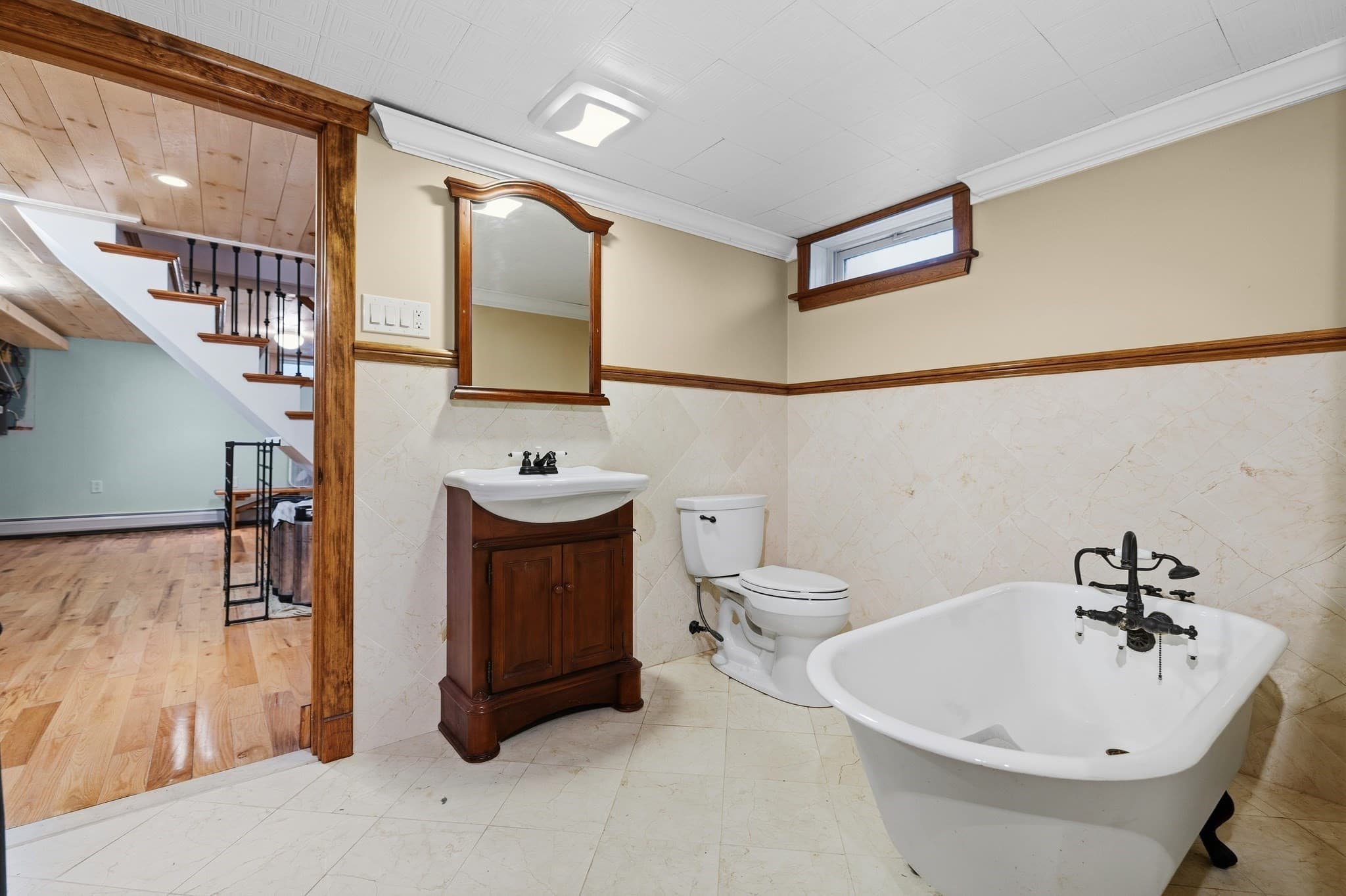 Single Family Residence at 15 Plante St, New Bedford MA 02745, New Bedford, photo 3 of 41