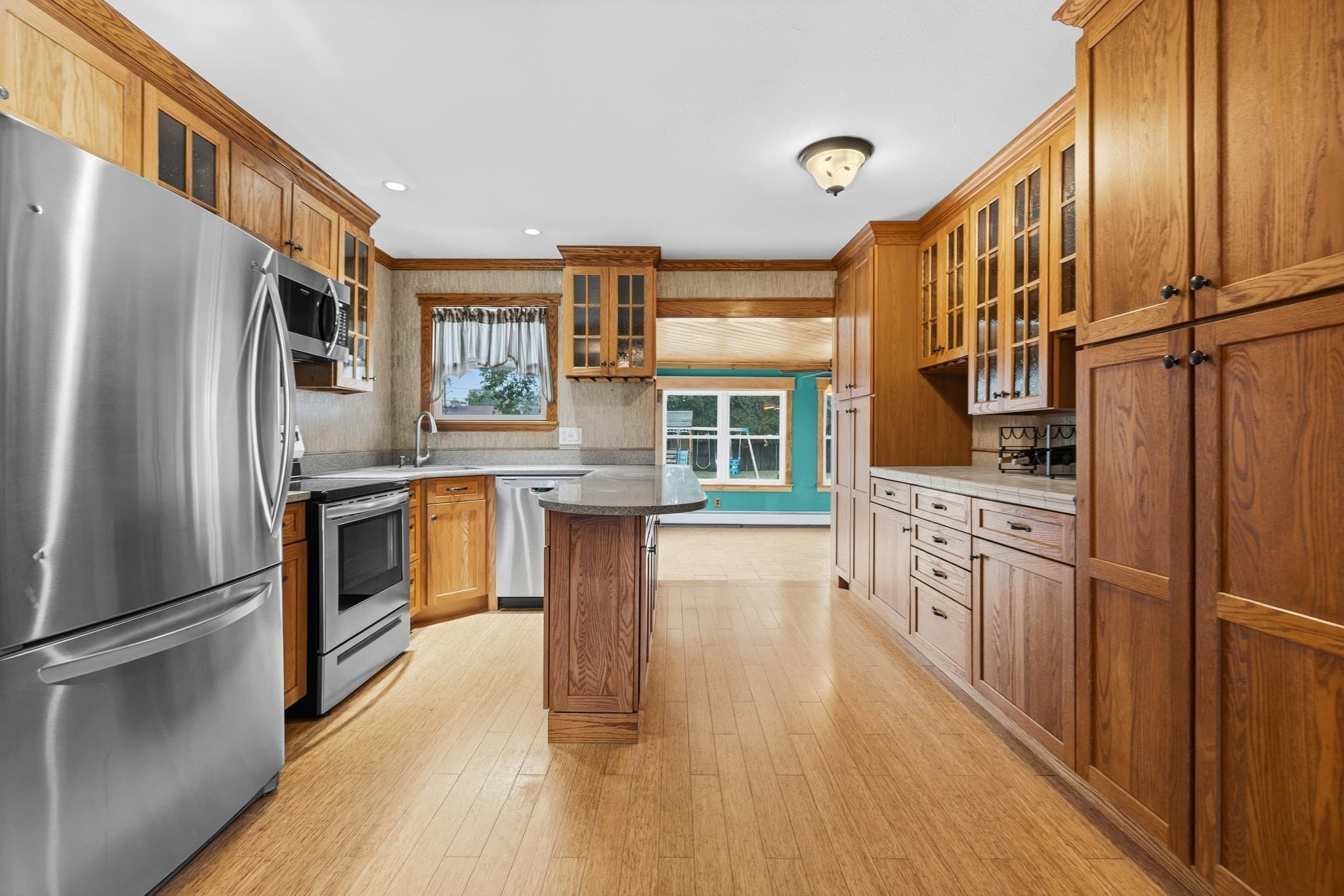 Single Family Residence at 15 Plante St, New Bedford MA 02745, New Bedford, photo 8 of 41