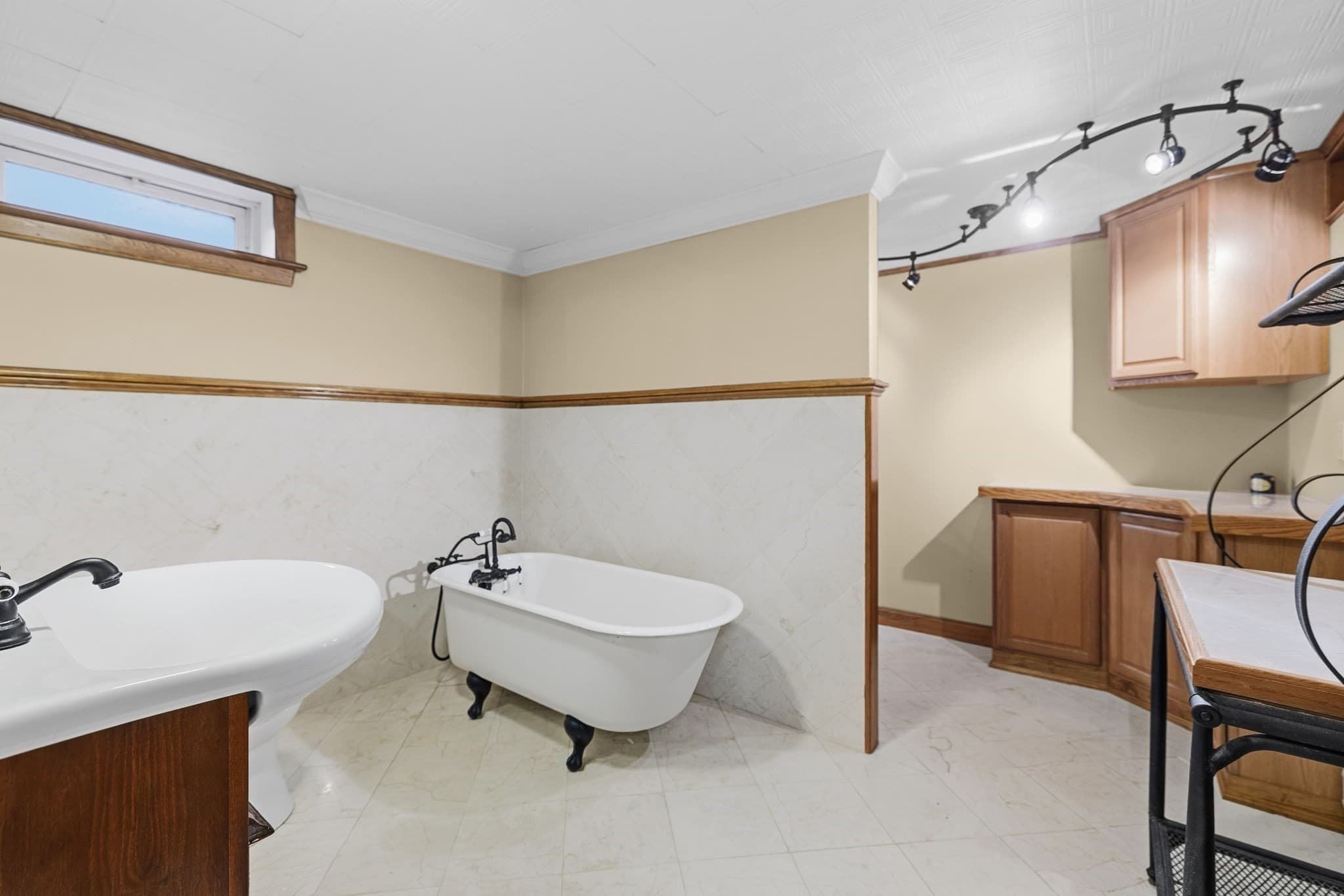 Single Family Residence at 15 Plante St, New Bedford MA 02745, New Bedford, photo 25 of 41