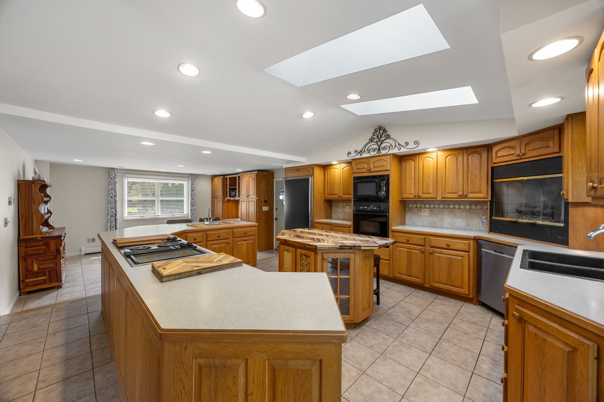 Single Family Residence at 171 Gifford Rd, Westport MA 02790, Westport, photo 10 of 42