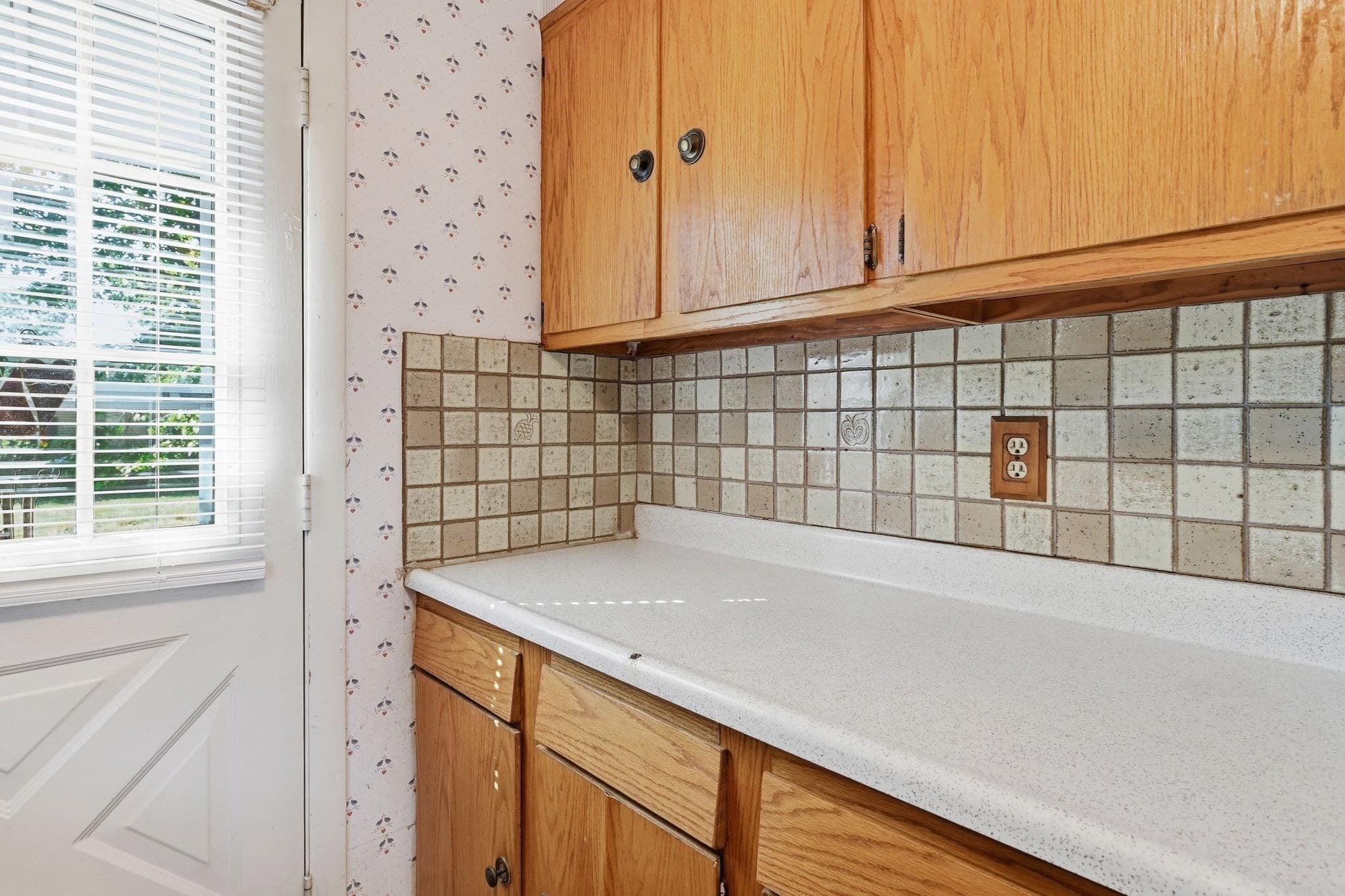 Single Family Residence at 172 Barna St, Ludlow MA 01056, Ludlow, photo 12 of 42