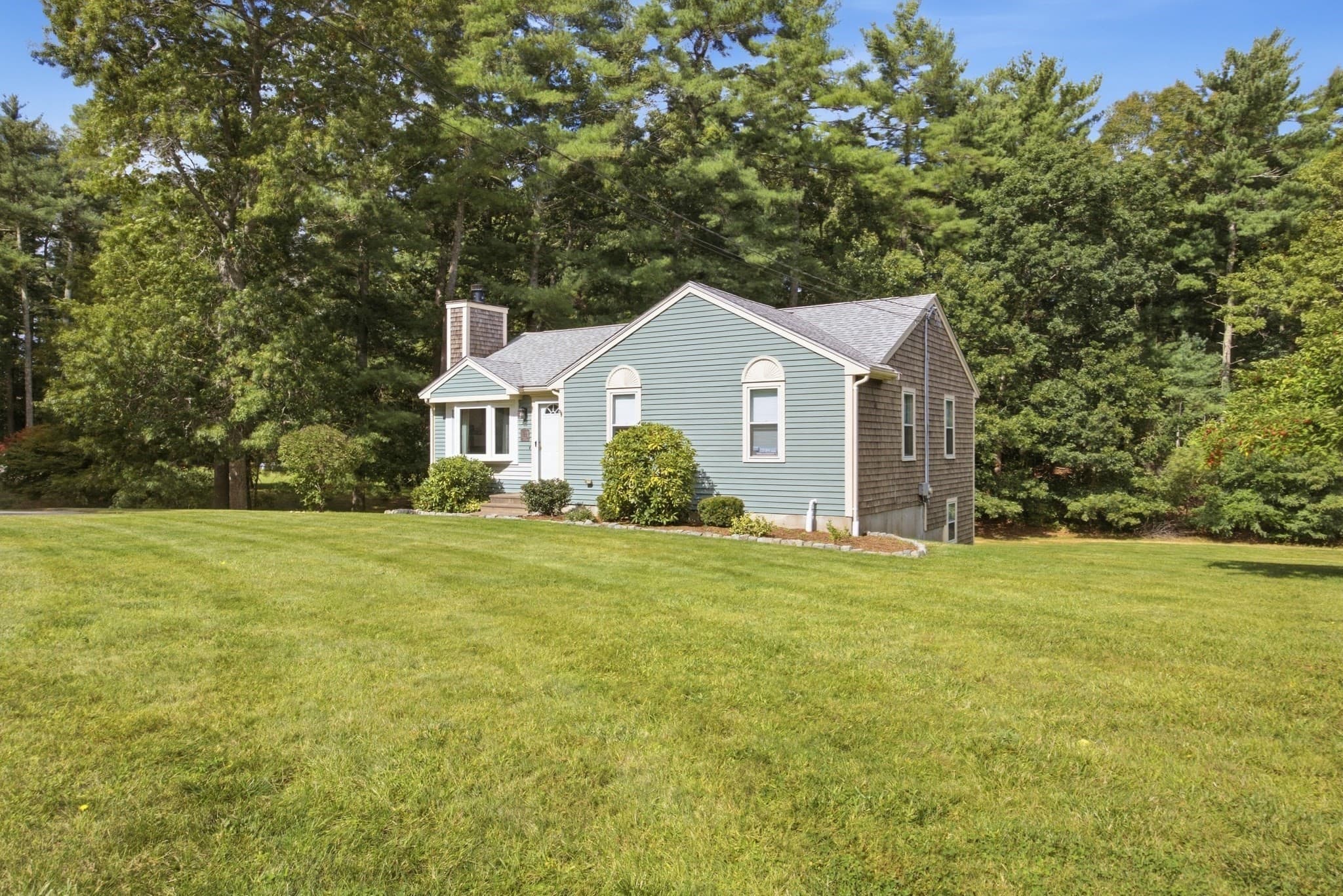 Single Family Residence at 307 Elm St, Kingston MA 02364, Kingston, photo 2 of 25