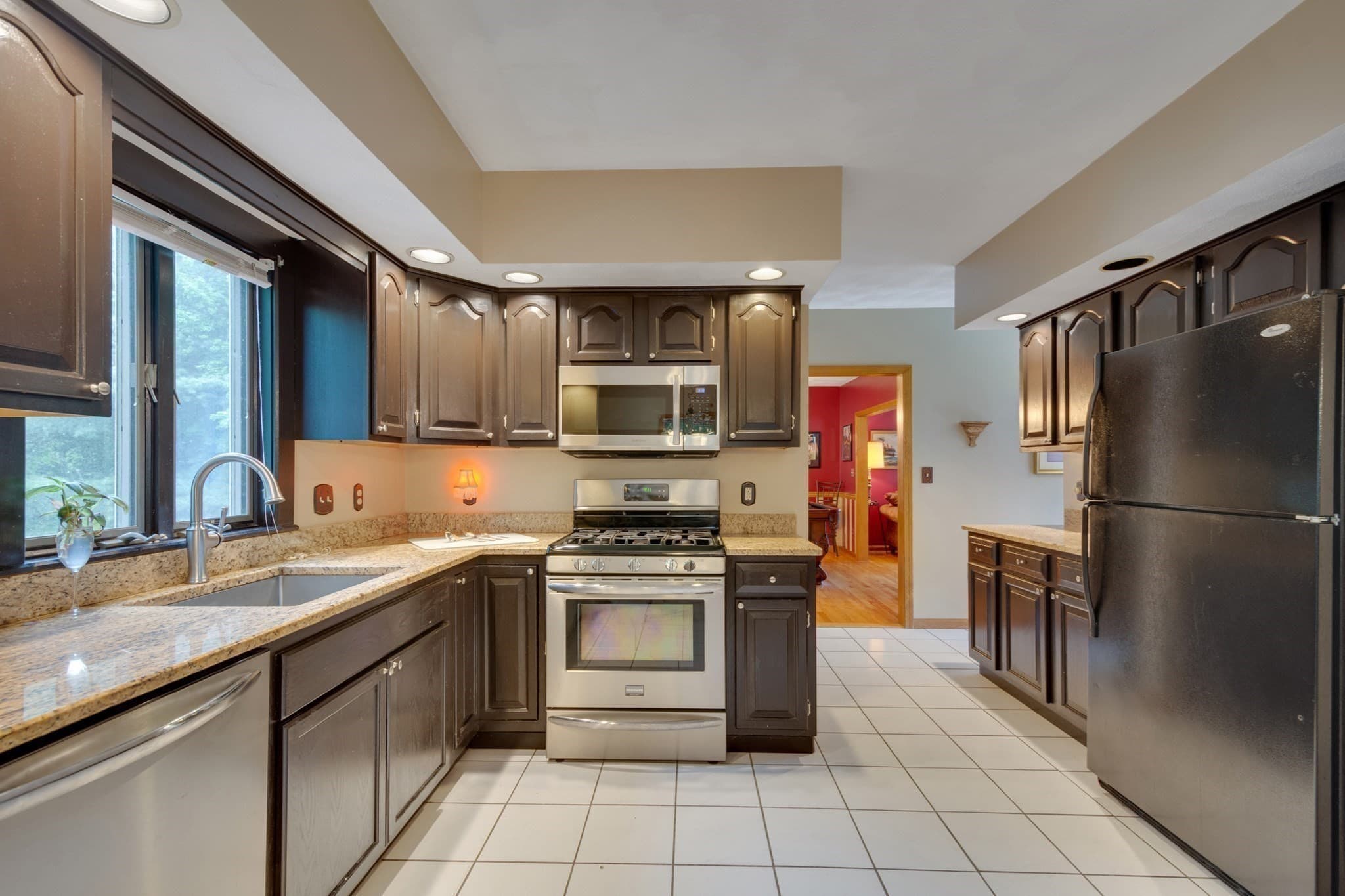 Single Family Residence at 8 Otter Pond Road, Lynnfield MA 01940, Lynnfield, photo 10 of 39