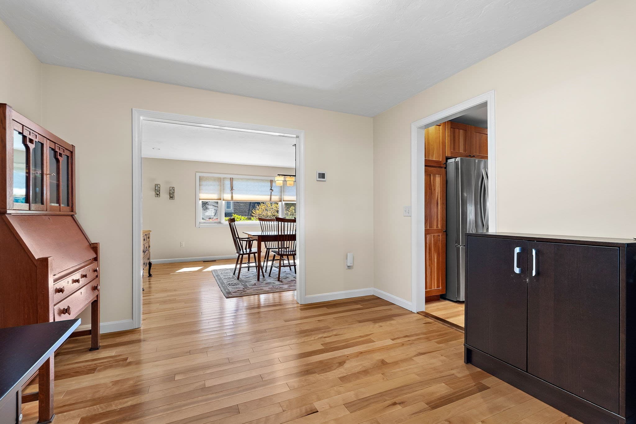 Single Family Residence at 10 Trevor Ln, Worcester MA 01605, Worcester, photo 7 of 36