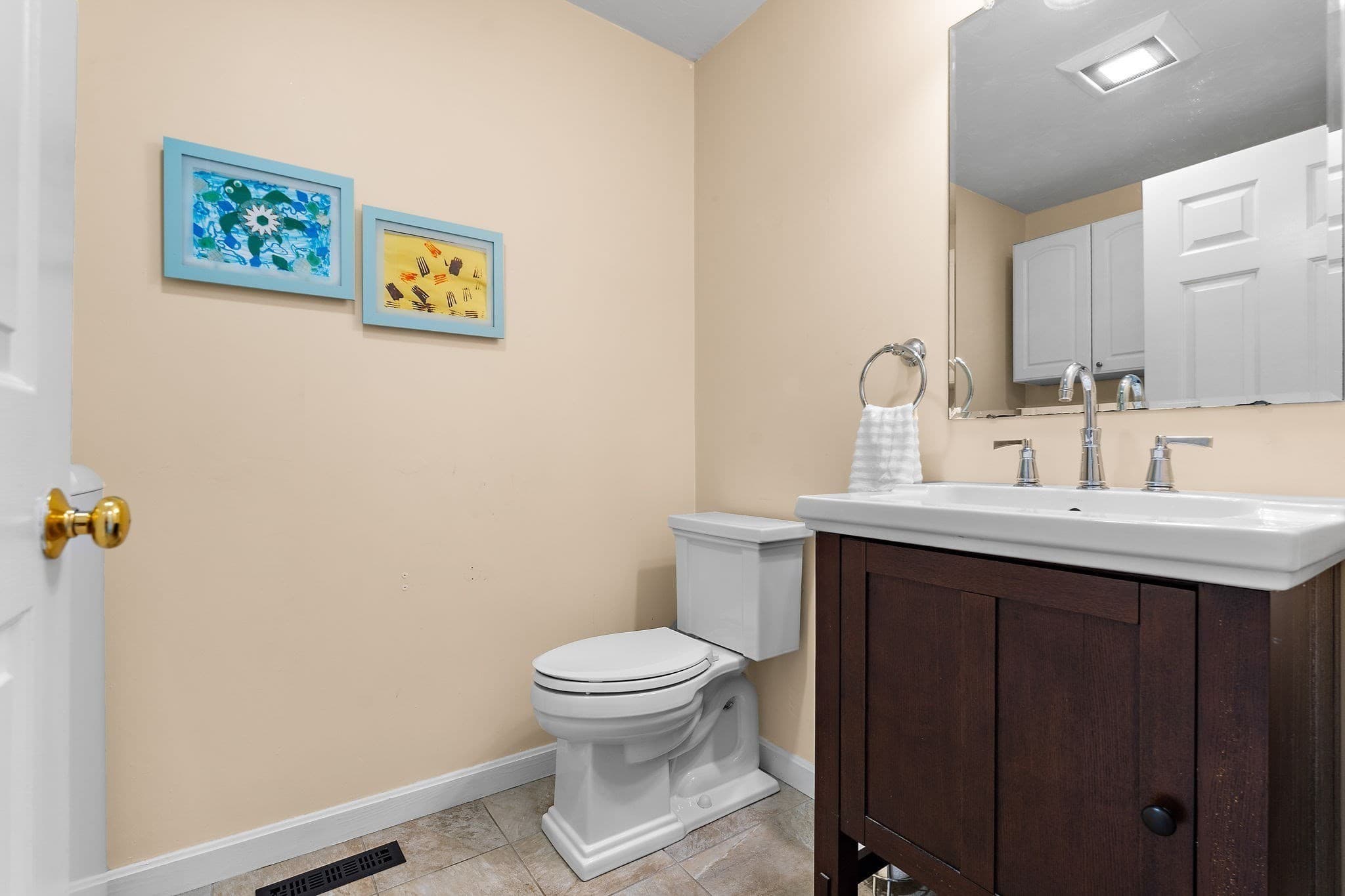 Single Family Residence at 10 Trevor Ln, Worcester MA 01605, Worcester, photo 14 of 36