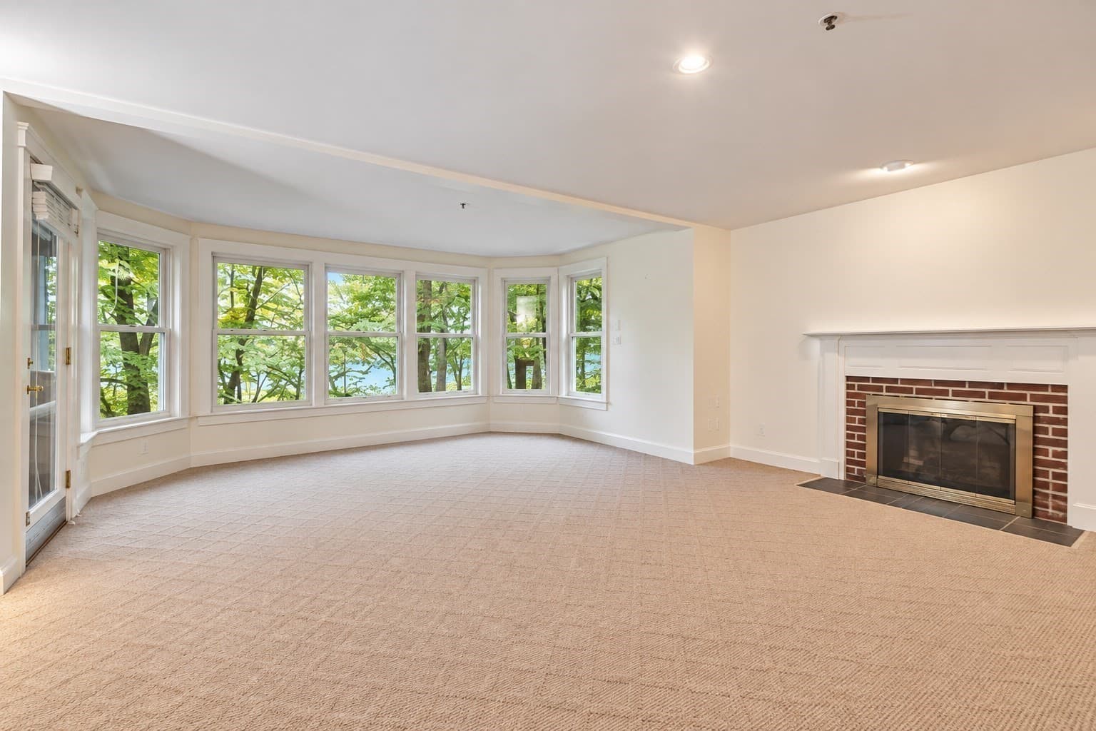 Condominium at 17 Wintergreen Ct # 17, Lunenburg MA 01462, Lunenburg, photo 16 of 42