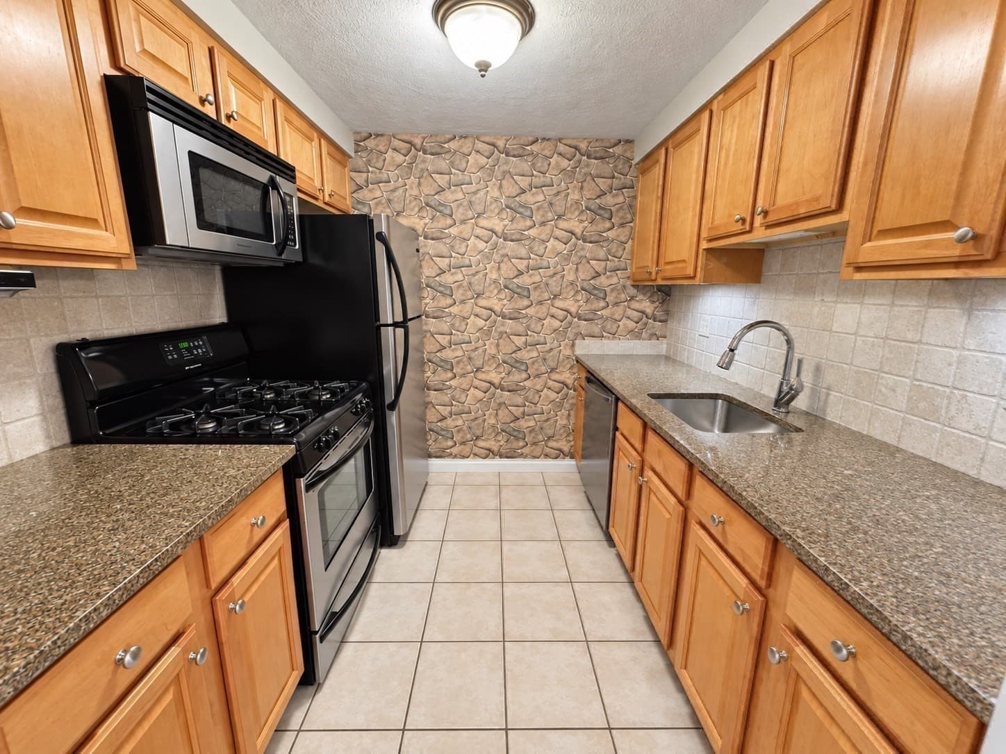 Condominium at 56 Townsend St # D27, Abington MA 02351, photo 4 of 14