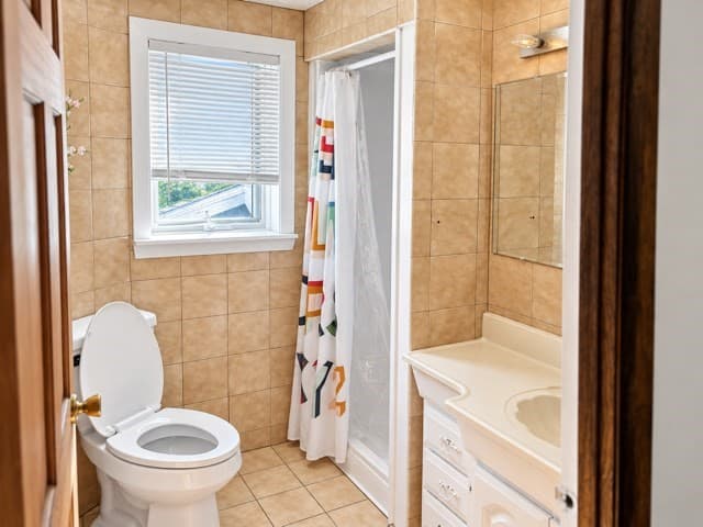 Multi Family at 25 Home St, Beverly MA 01915, Beverly, photo 14 of 20