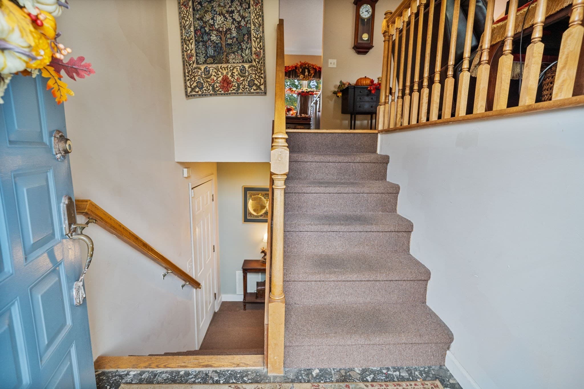 Single Family Residence at 8 Oriole Dr, Agawam MA 01030, photo 5 of 42