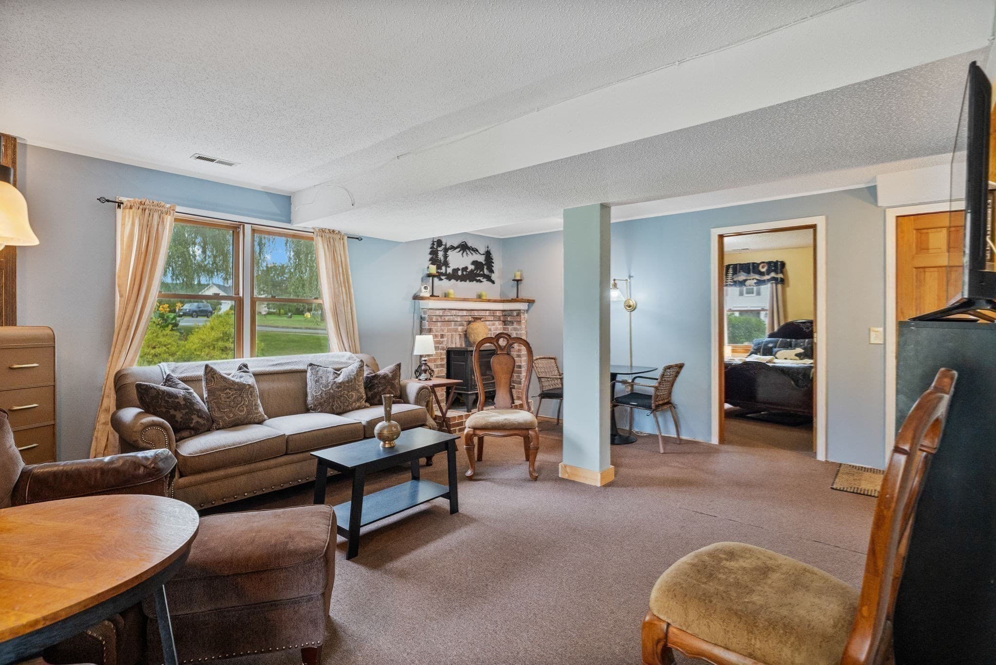 Single Family Residence at 8 Oriole Dr, Agawam MA 01030, photo 25 of 42