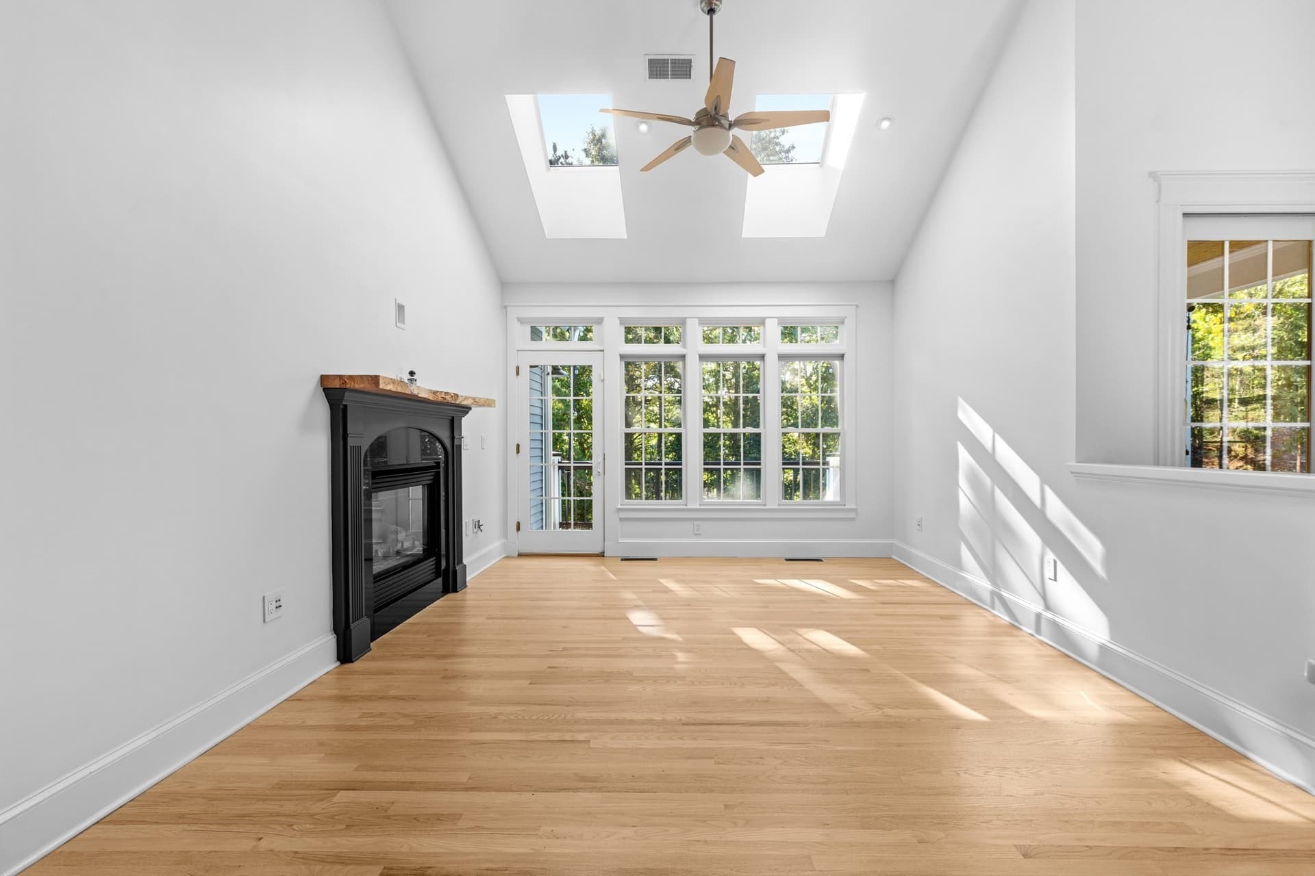 Single Family Residence at 28 Barnswallow, Plymouth MA 02360, photo 9 of 34