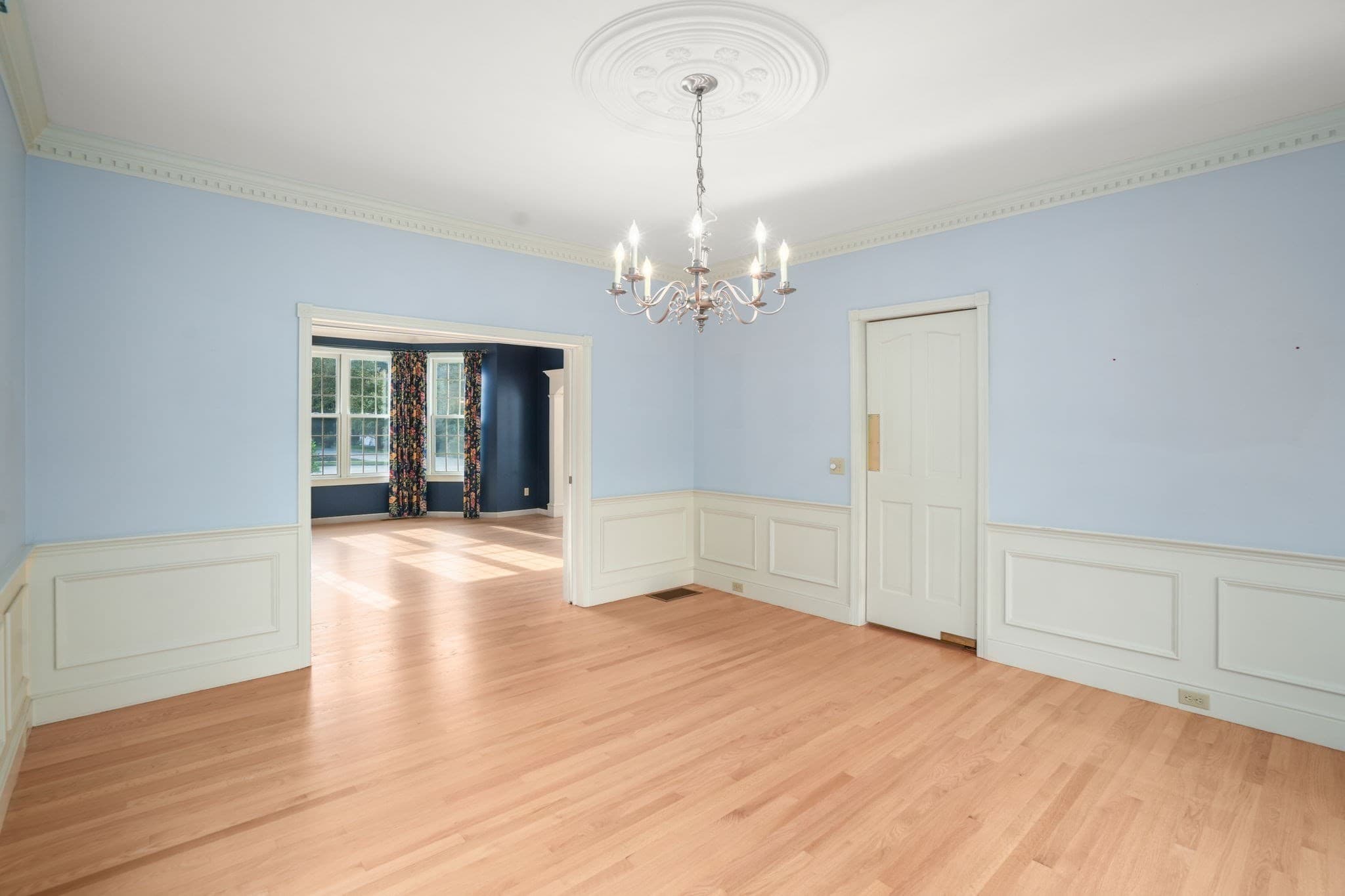 Single Family Residence at 9 Fieldstone Dr, Shrewsbury MA 01545, Shrewsbury, photo 7 of 37