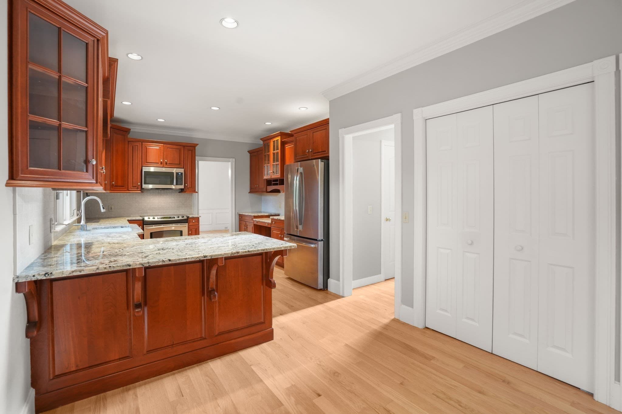 Single Family Residence at 9 Fieldstone Dr, Shrewsbury MA 01545, Shrewsbury, photo 14 of 37