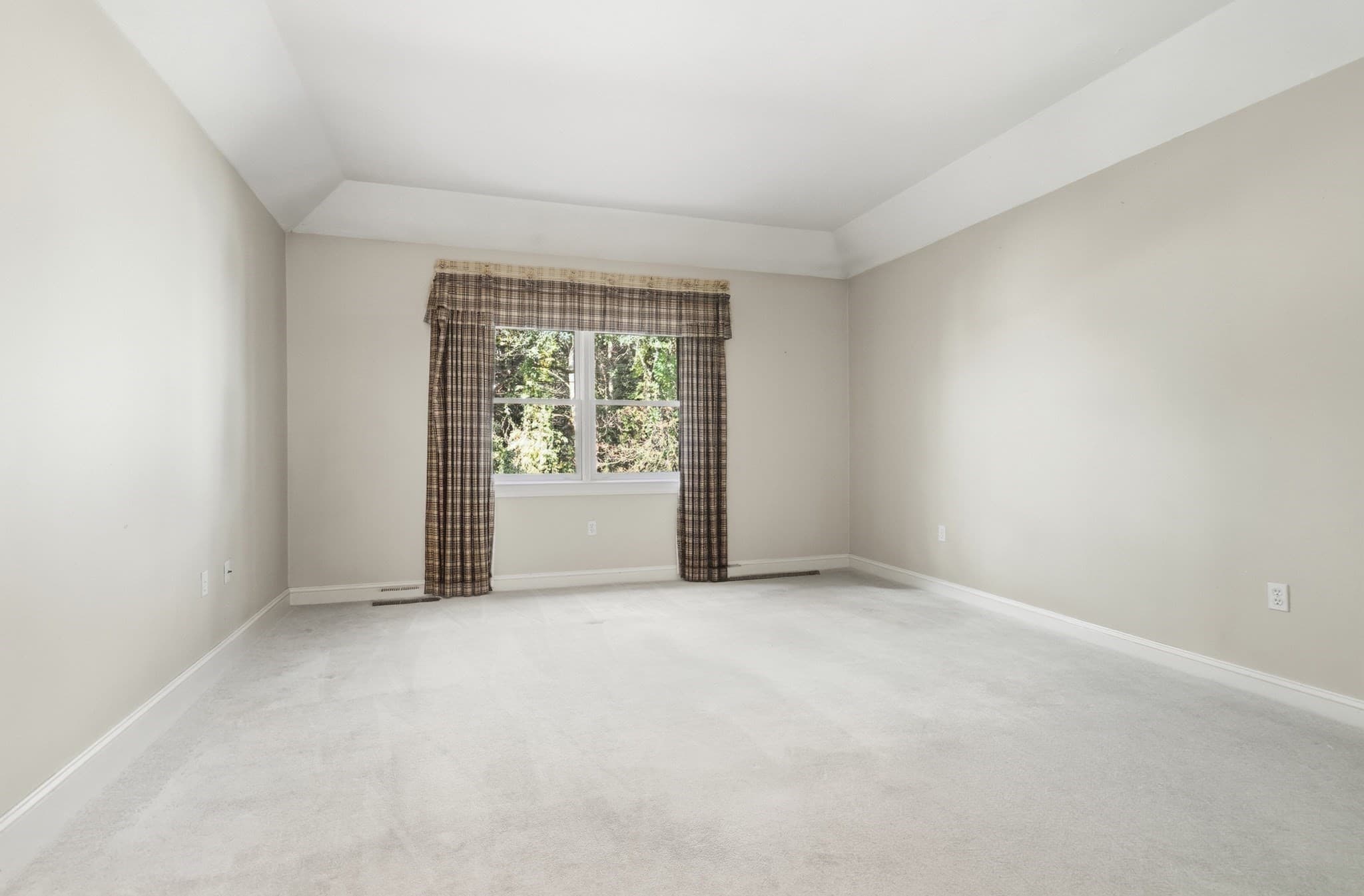 Single Family Residence at 14 Windingwood Ln # 14, Acton MA 01720, Acton, photo 19 of 36