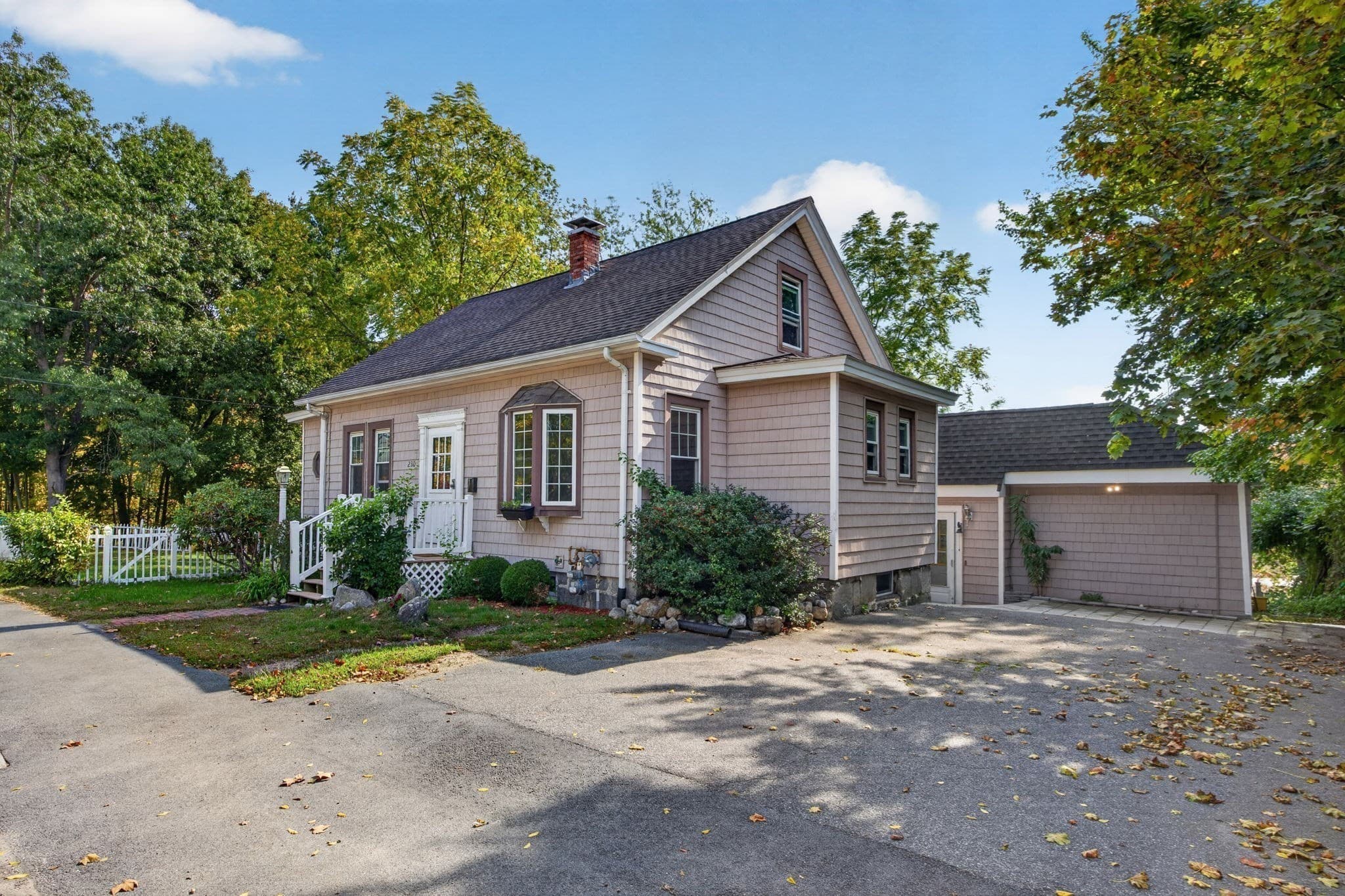 Single Family Residence at 230 Main St, Chelmsford MA 01863, Chelmsford, photo 5 of 42