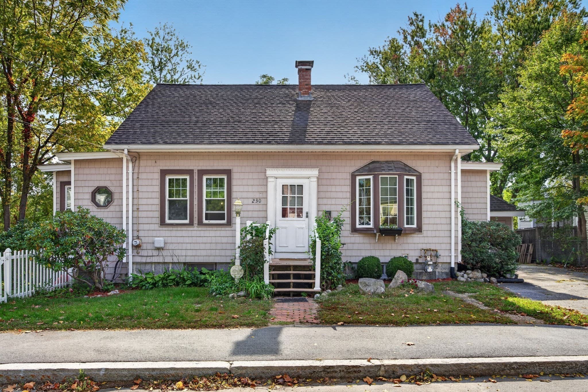 Single Family Residence at 230 Main St, Chelmsford MA 01863, Chelmsford, photo 4 of 42
