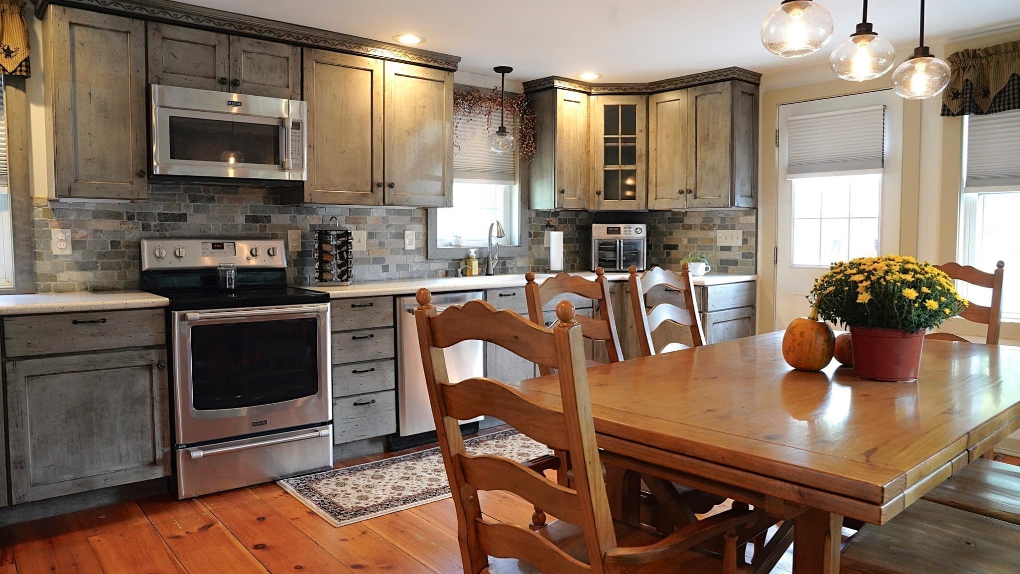 Single Family Residence at 355 Pine St, Holbrook MA 02343, Holbrook, photo 7 of 42