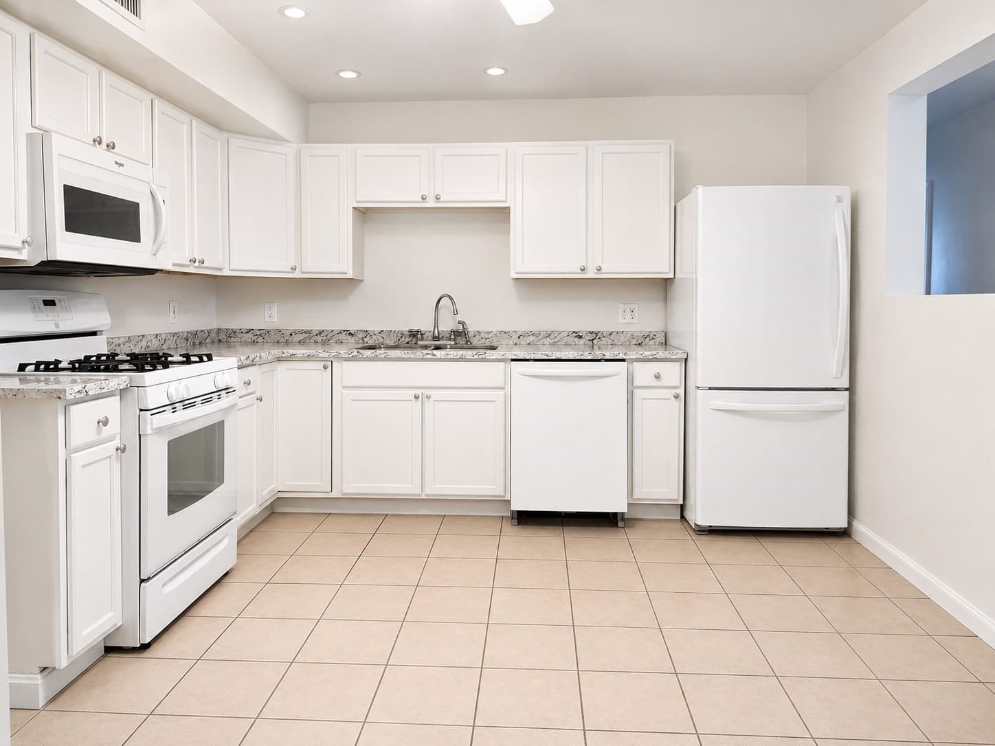 526 Third St # 3, Fall River MA 02721