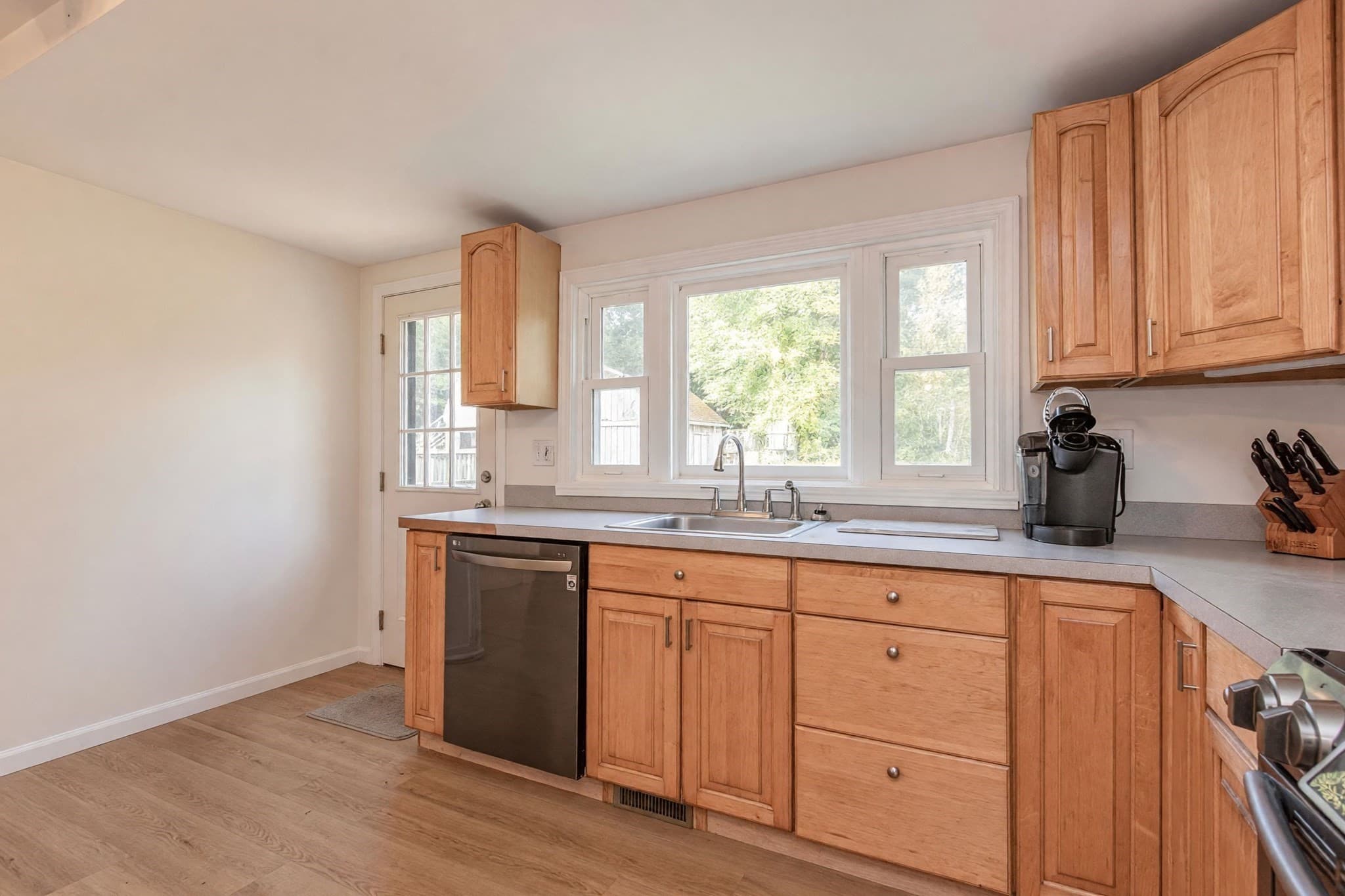 Single Family Residence at 76 Roberts Rd, Bridgewater MA 02324, Bridgewater, photo 5 of 26