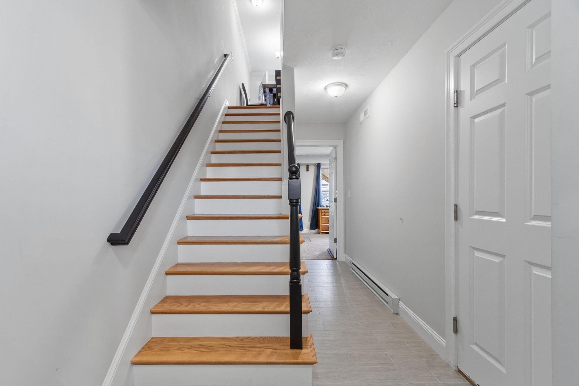 Condominium at 1400 Gorham St # 41, Lowell MA 01852, Lowell, photo 2 of 25