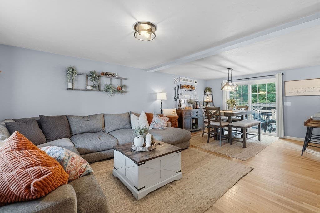 Single Family Residence at 982 Dighton Woods Cir, Dighton MA 02715, Dighton, photo 10 of 23
