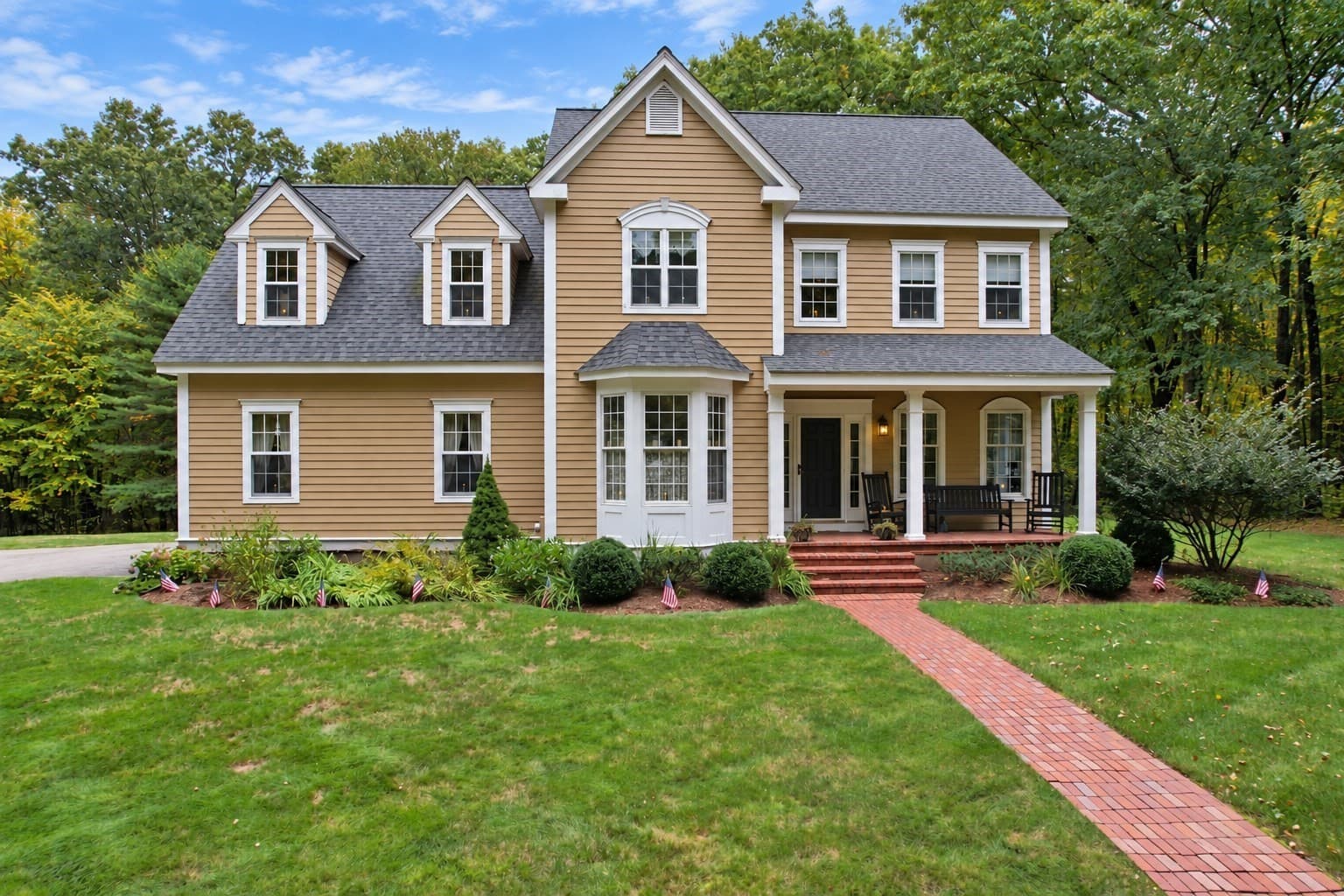 Single Family Residence at 144 East St, Uxbridge MA 01569, Uxbridge, photo 2 of 33