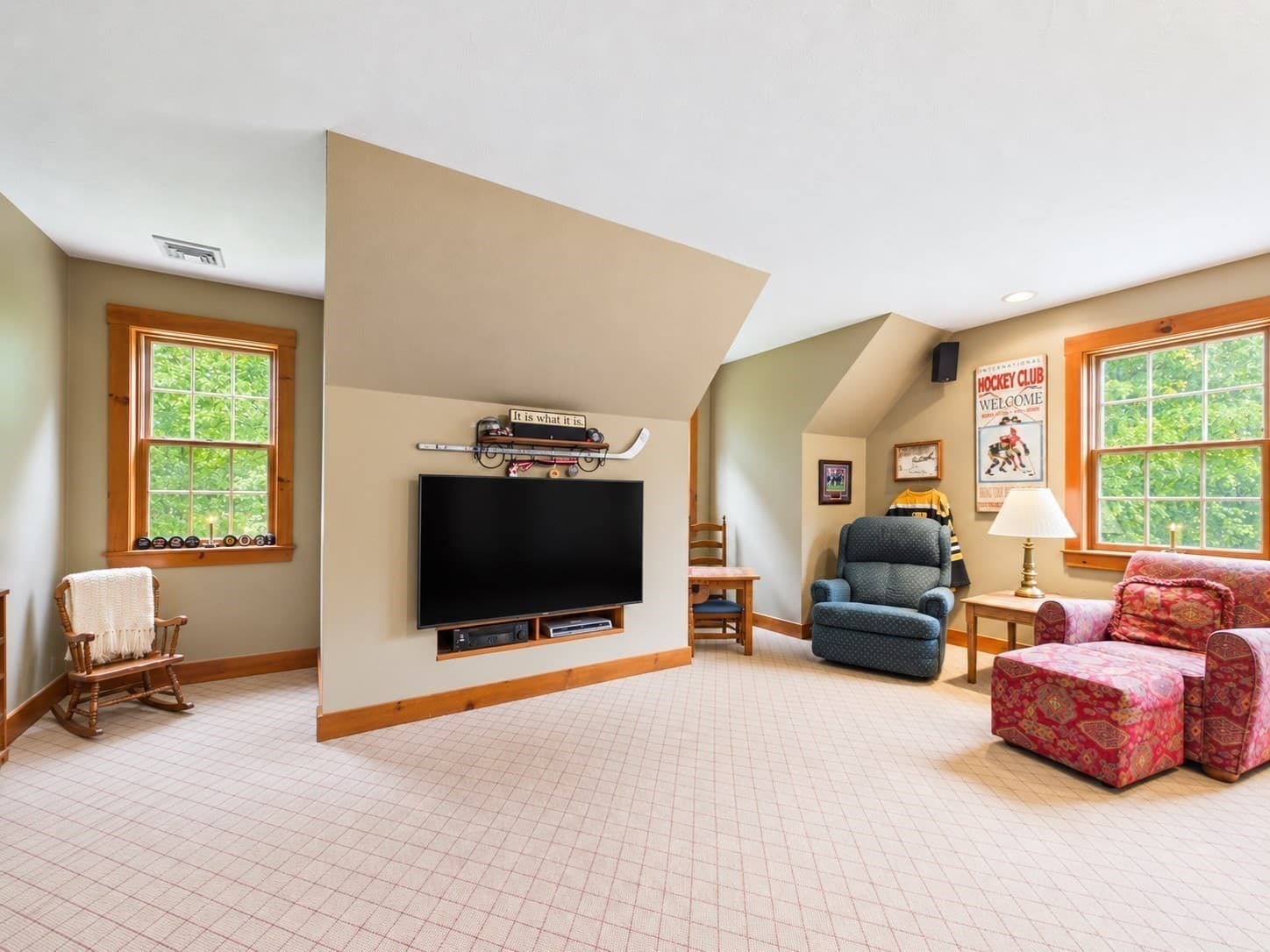 Single Family Residence at 144 East St, Uxbridge MA 01569, Uxbridge, photo 31 of 33