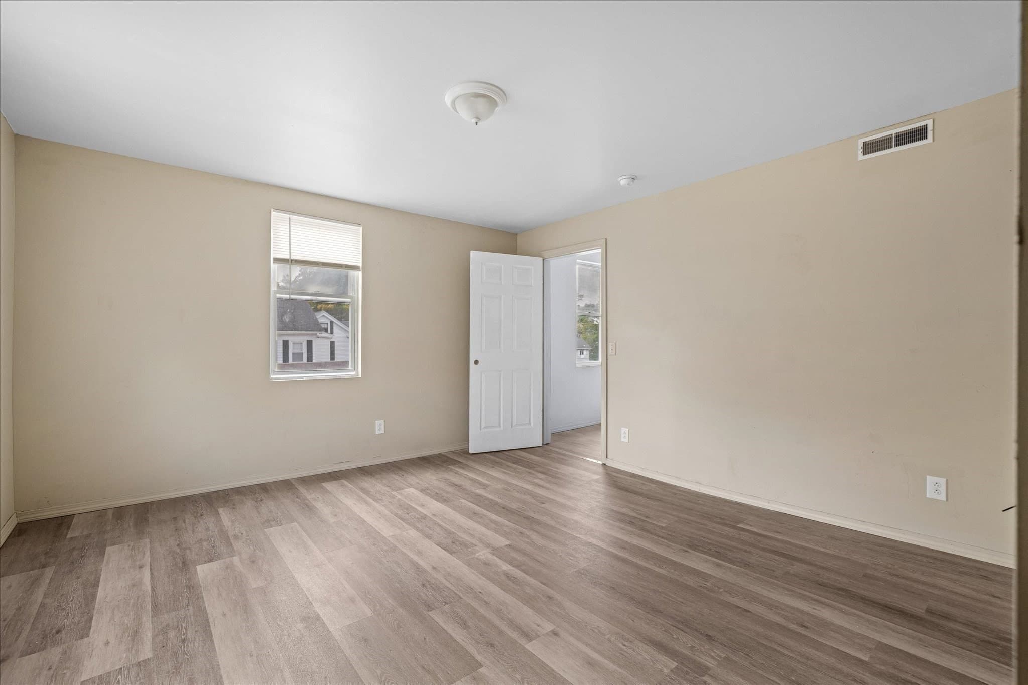 Multi Family at 13 Lincoln St, Spencer MA 01562, photo 22 of 42